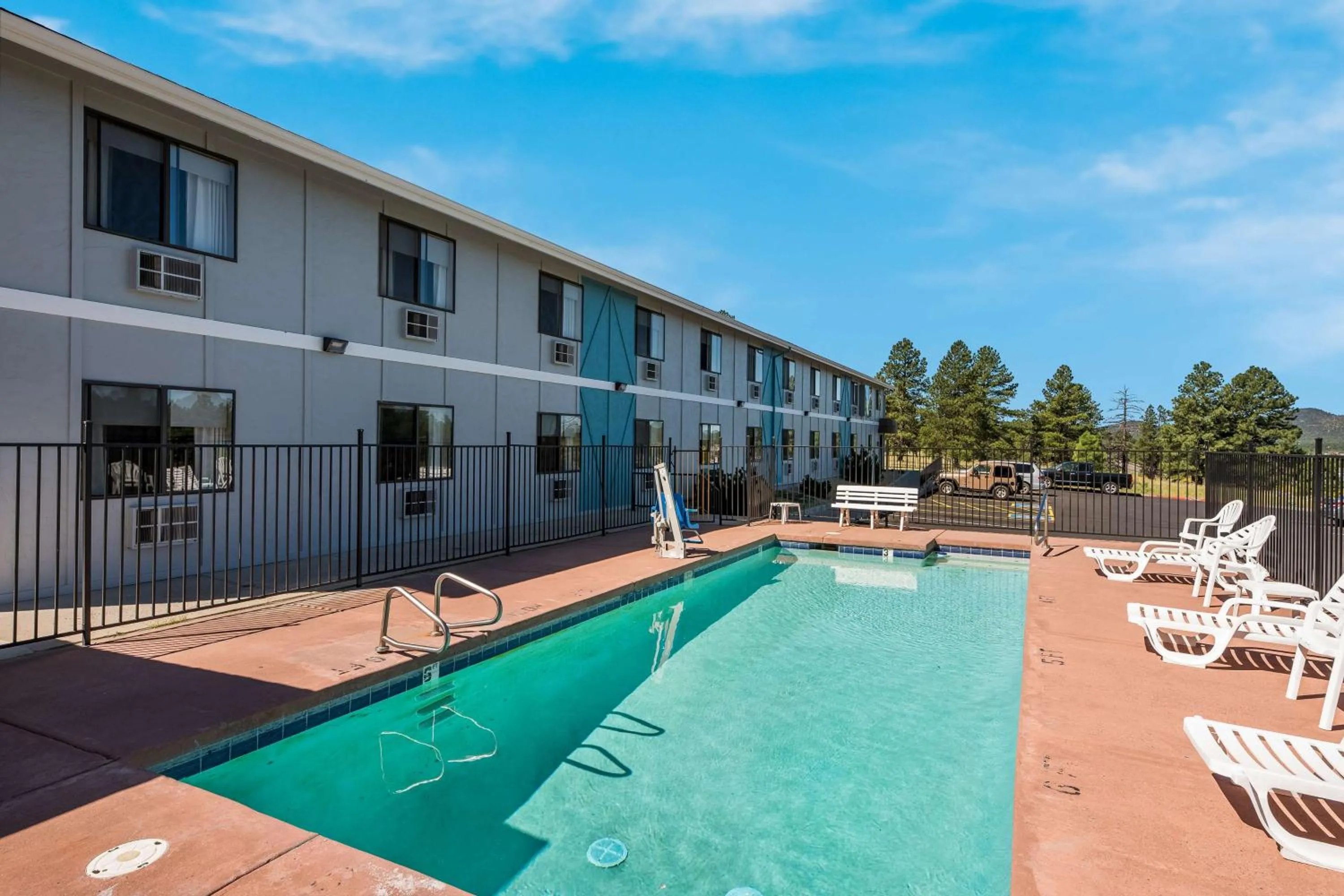 Pool view in SureStay Hotel by Best Western Williams - Grand Canyon