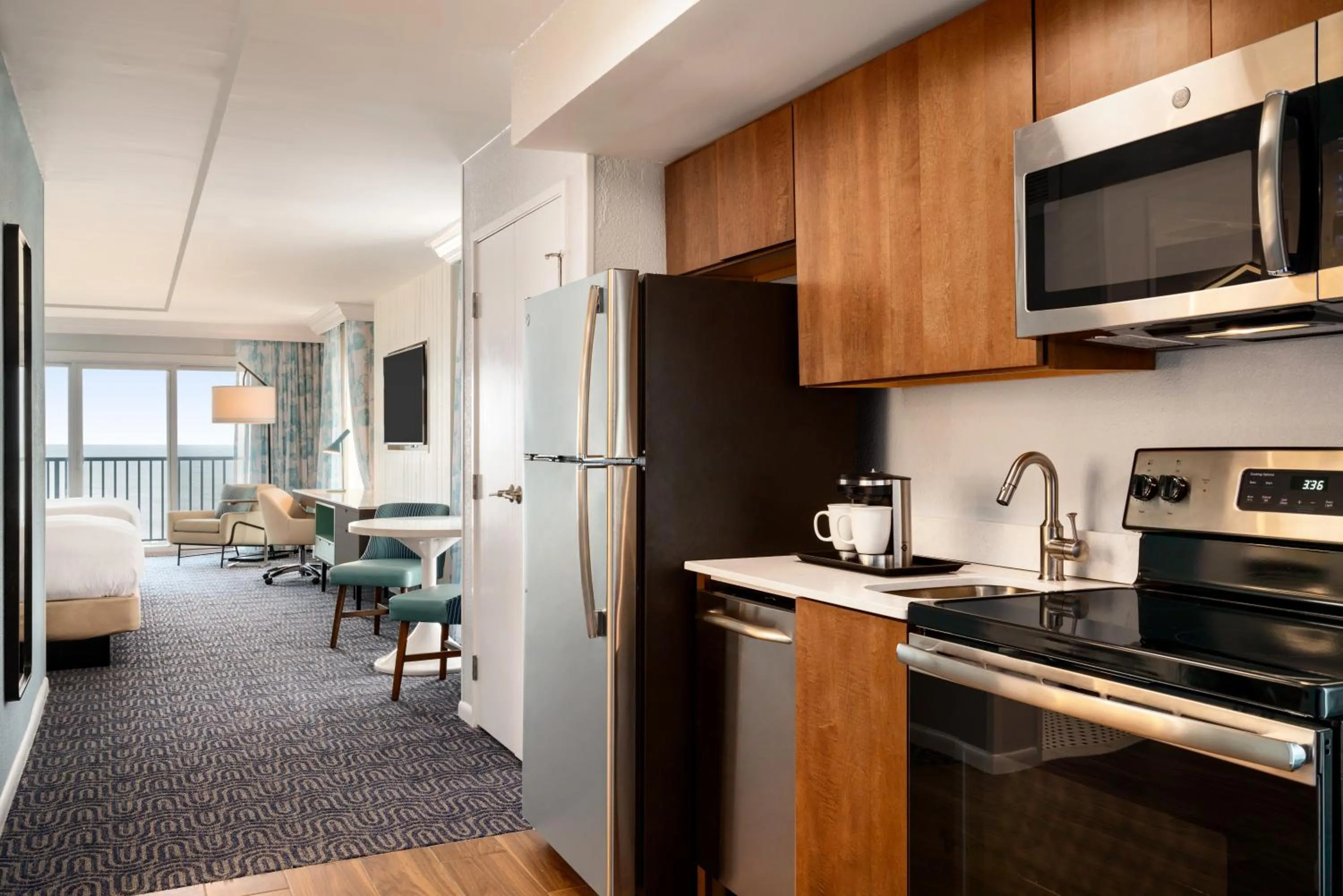 Coffee/tea facilities in DoubleTree by Hilton Ocean City Oceanfront