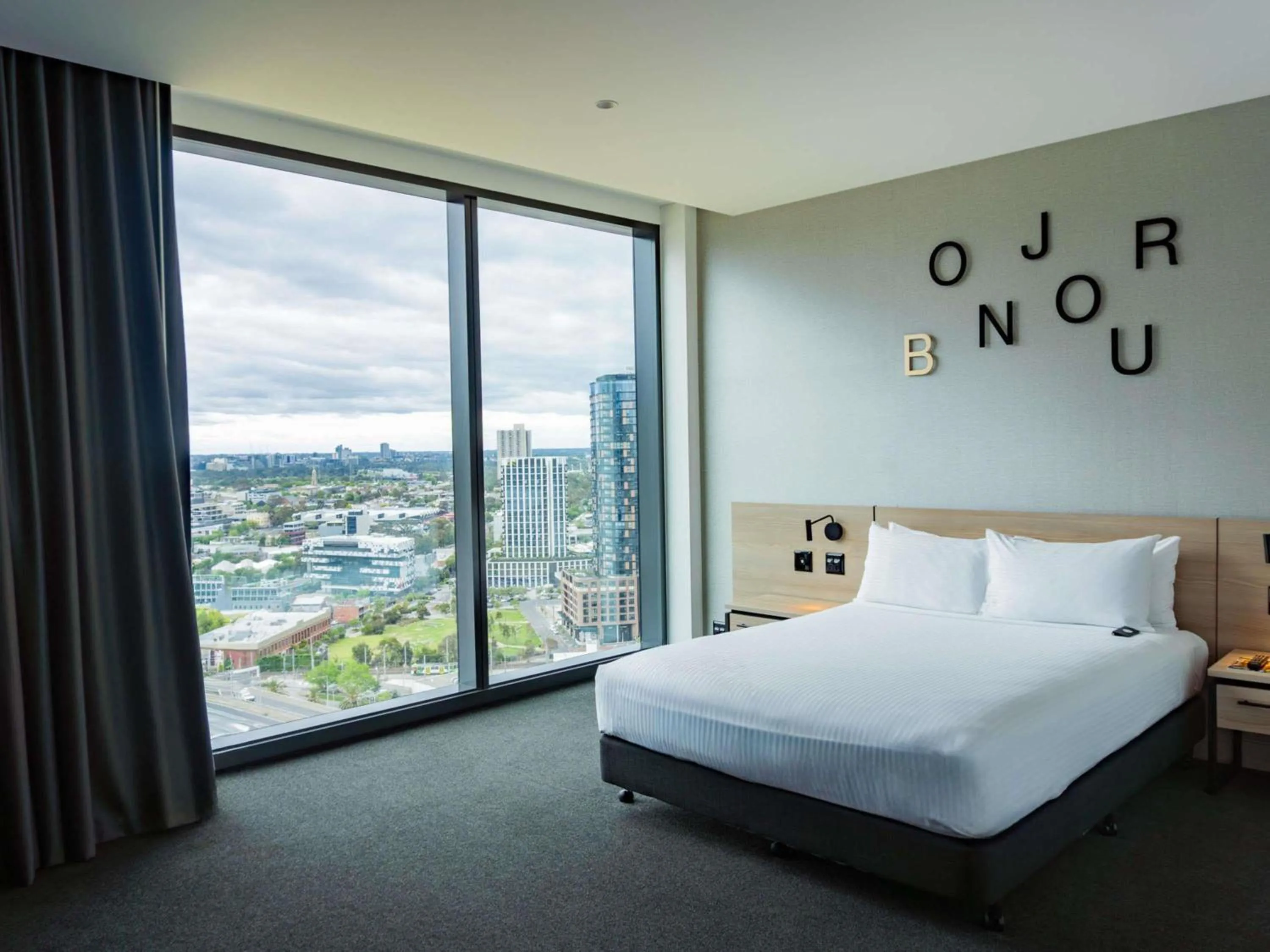 Bedroom, Bed in Novotel Melbourne South Wharf