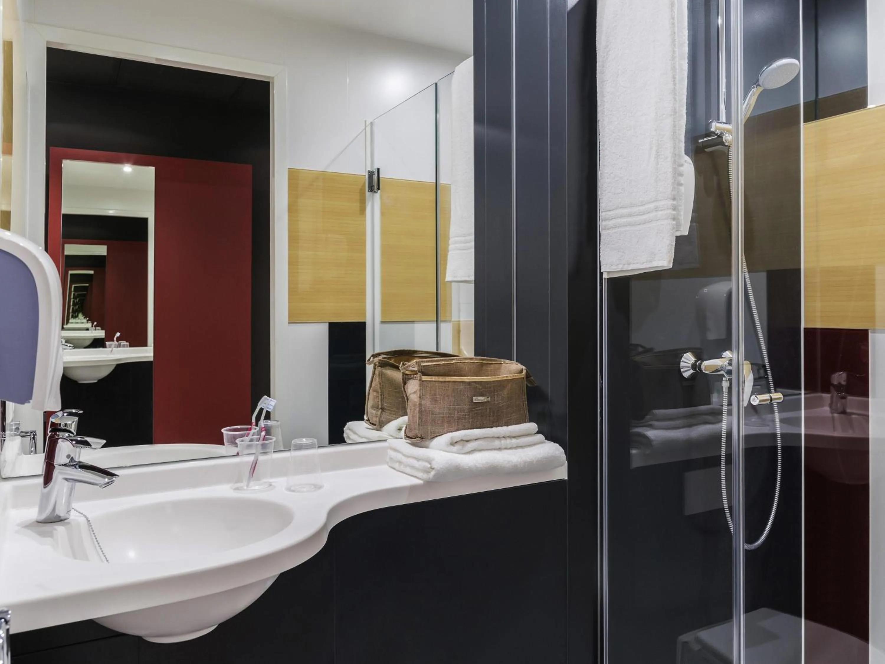 Bedroom in ibis budget Brugge Jabbeke