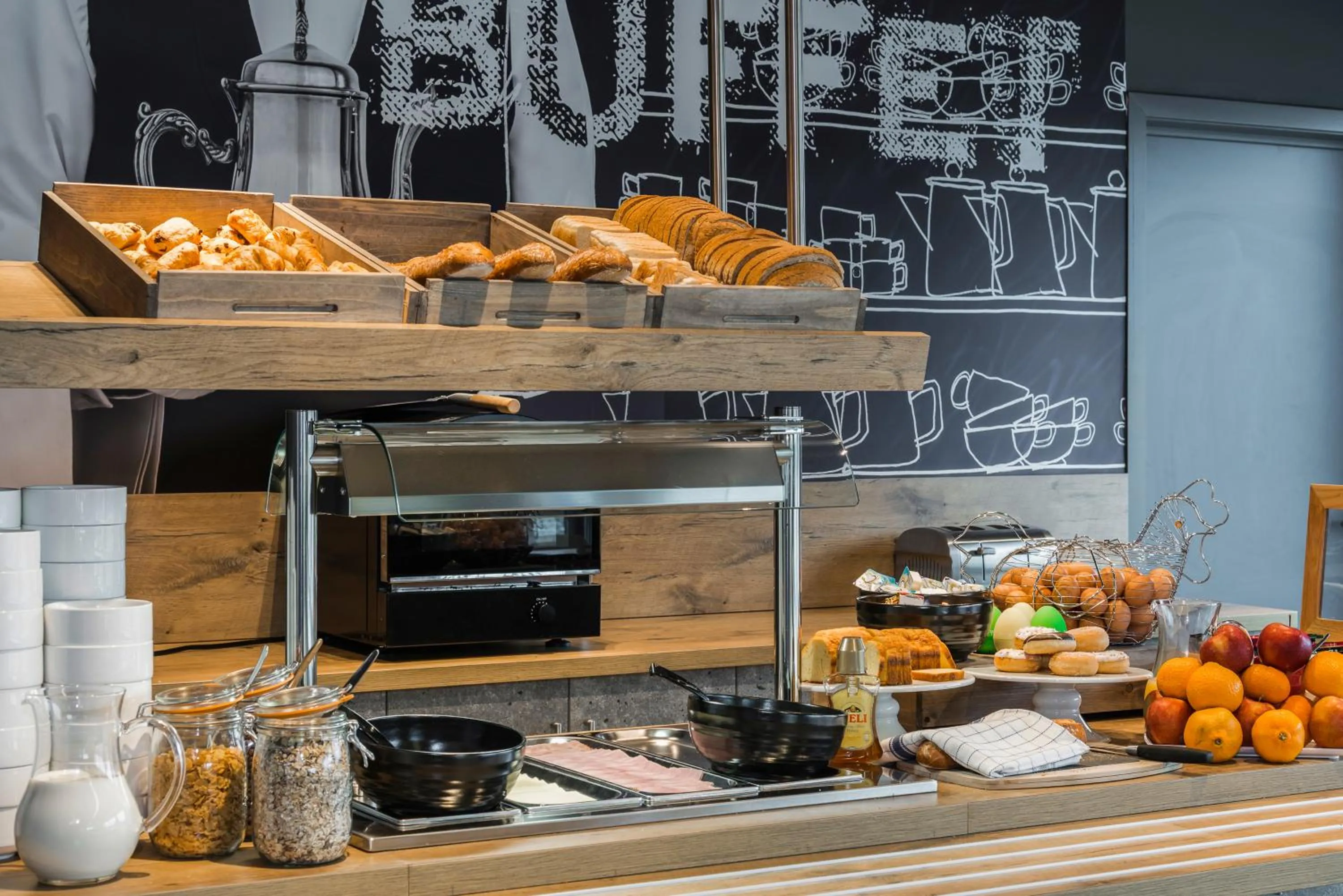 Buffet breakfast in ibis budget Brugge Jabbeke