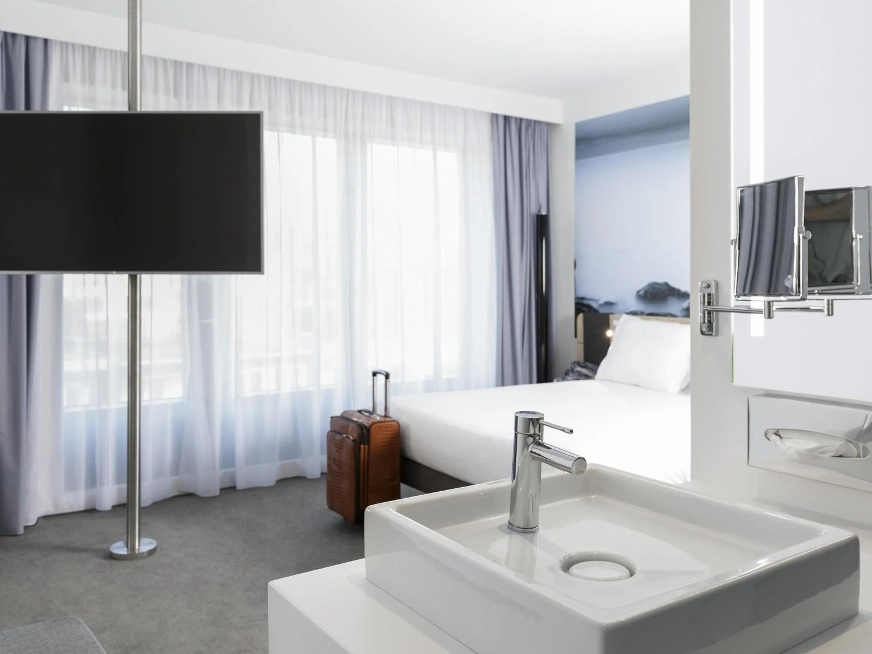 Bedroom in Novotel Charleroi Centre