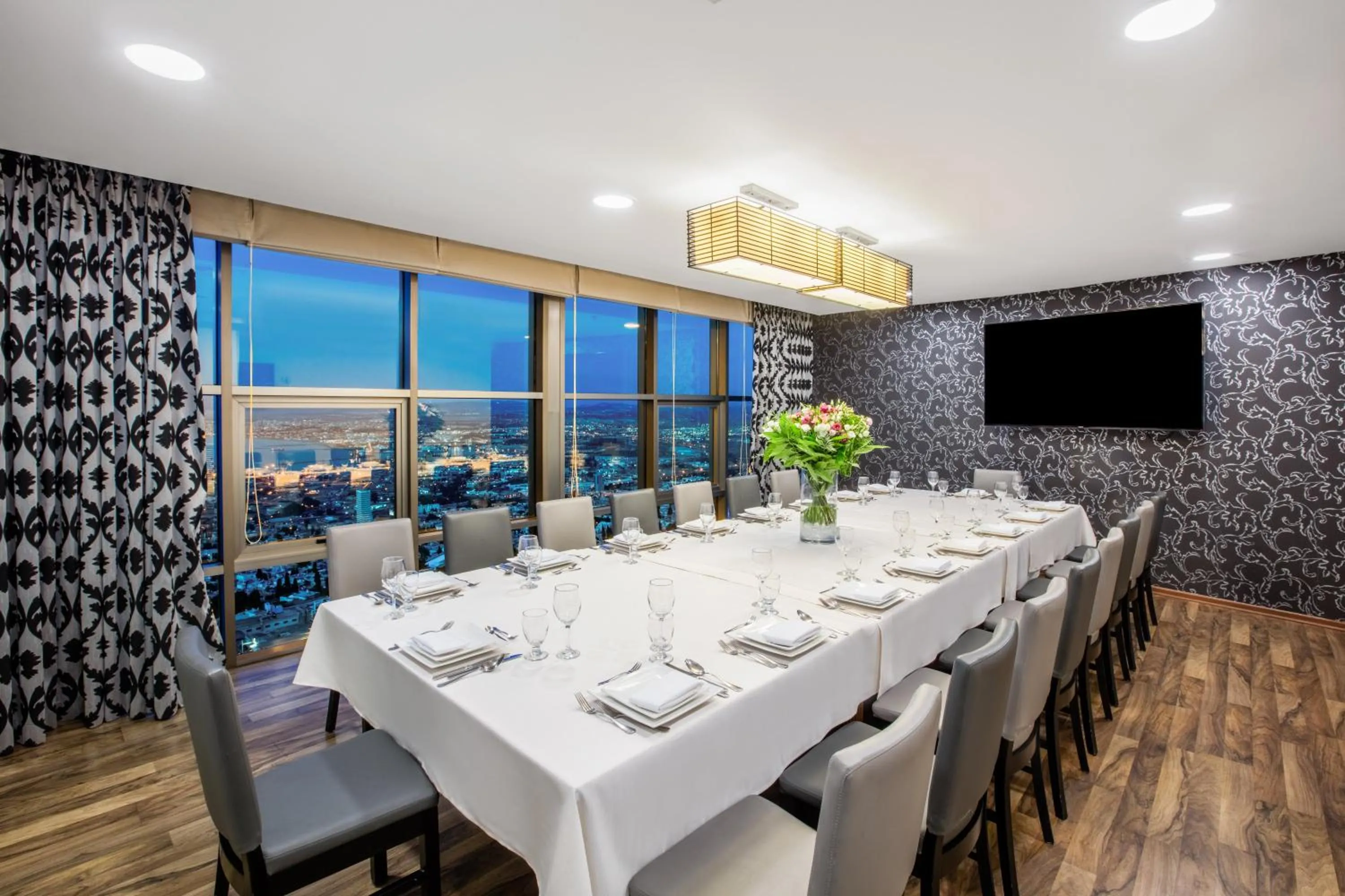 Meeting/conference room in Crowne Plaza Haifa by IHG