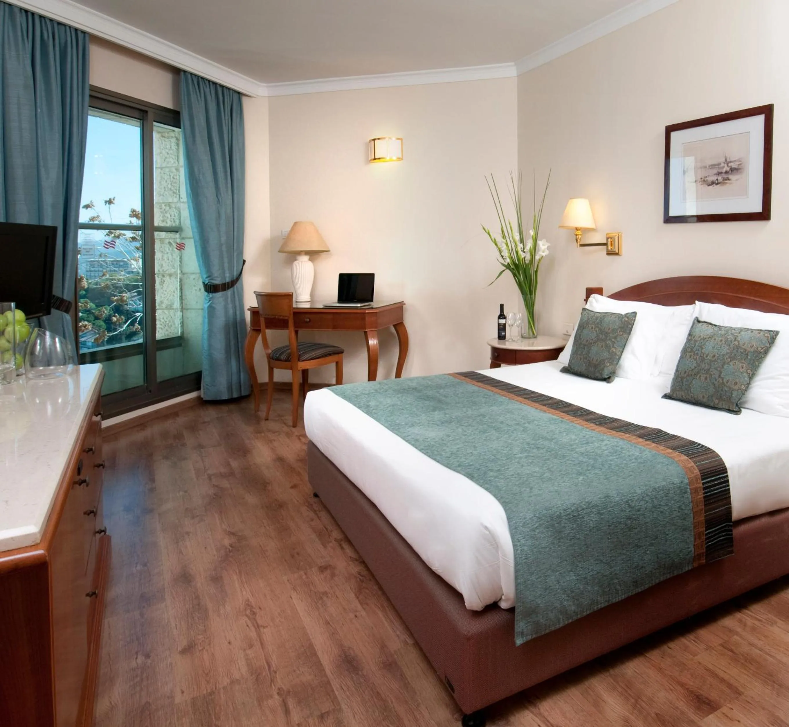 Photo of the whole room, Bed in Crowne Plaza Haifa by IHG