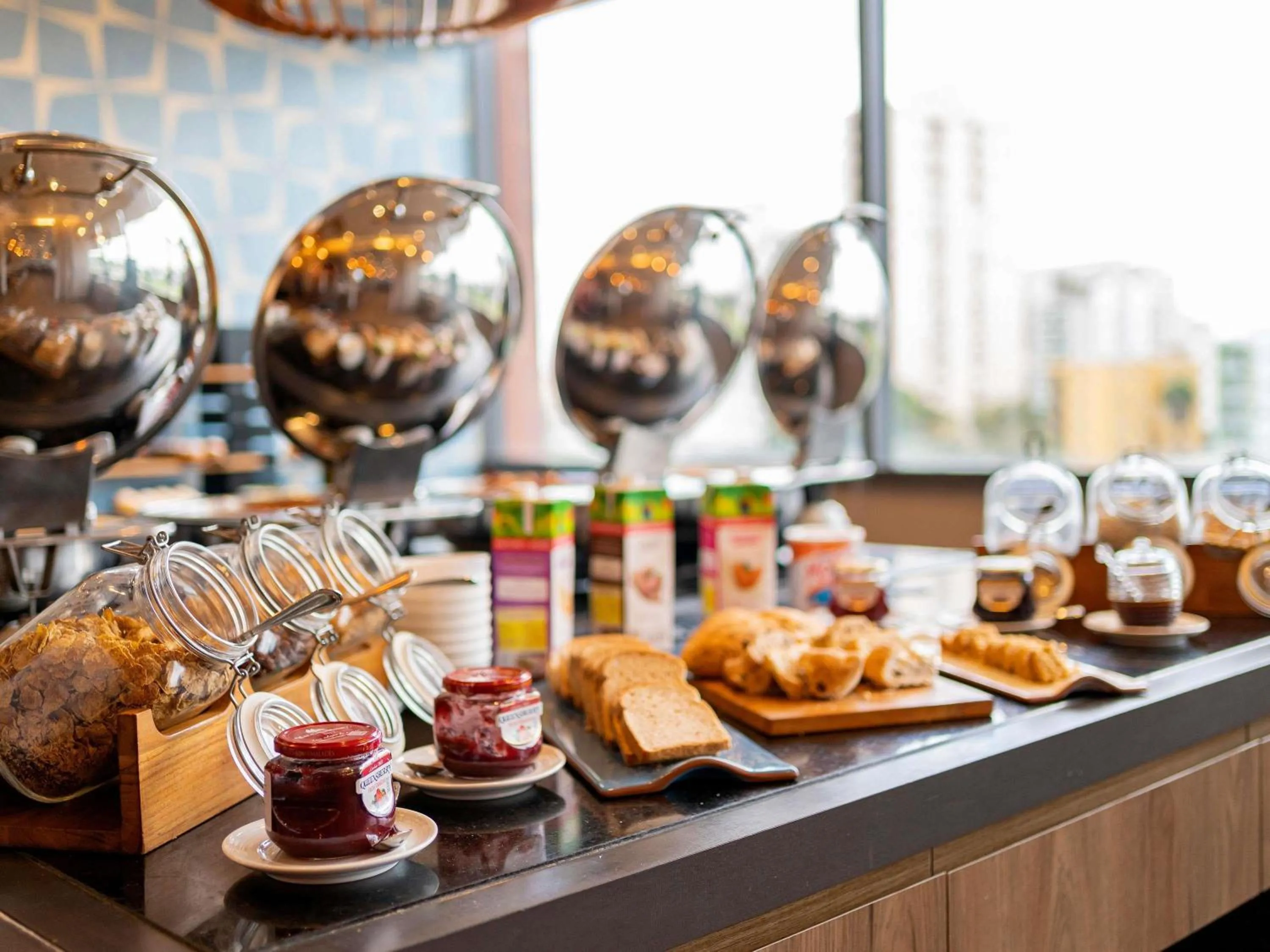 Restaurant/places to eat in Novotel Sorocaba