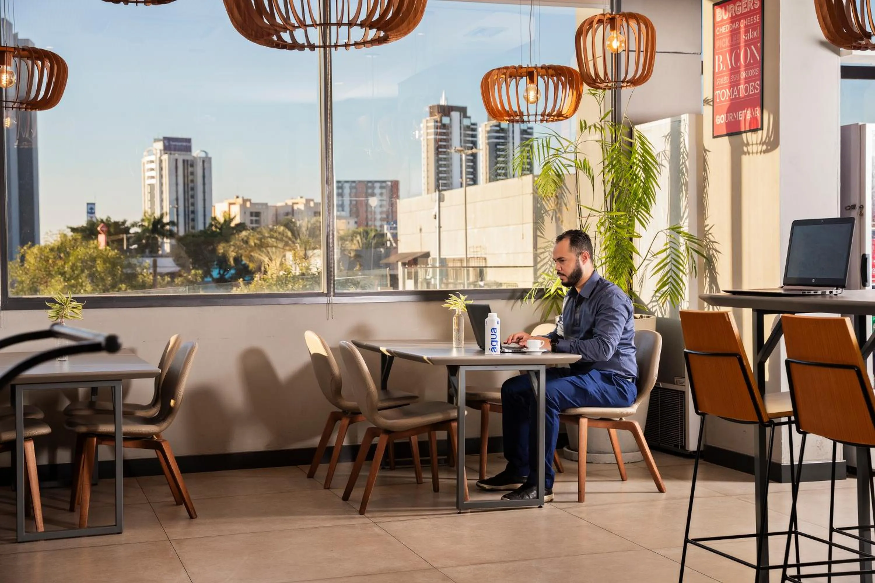 Restaurant/places to eat in Novotel Sorocaba