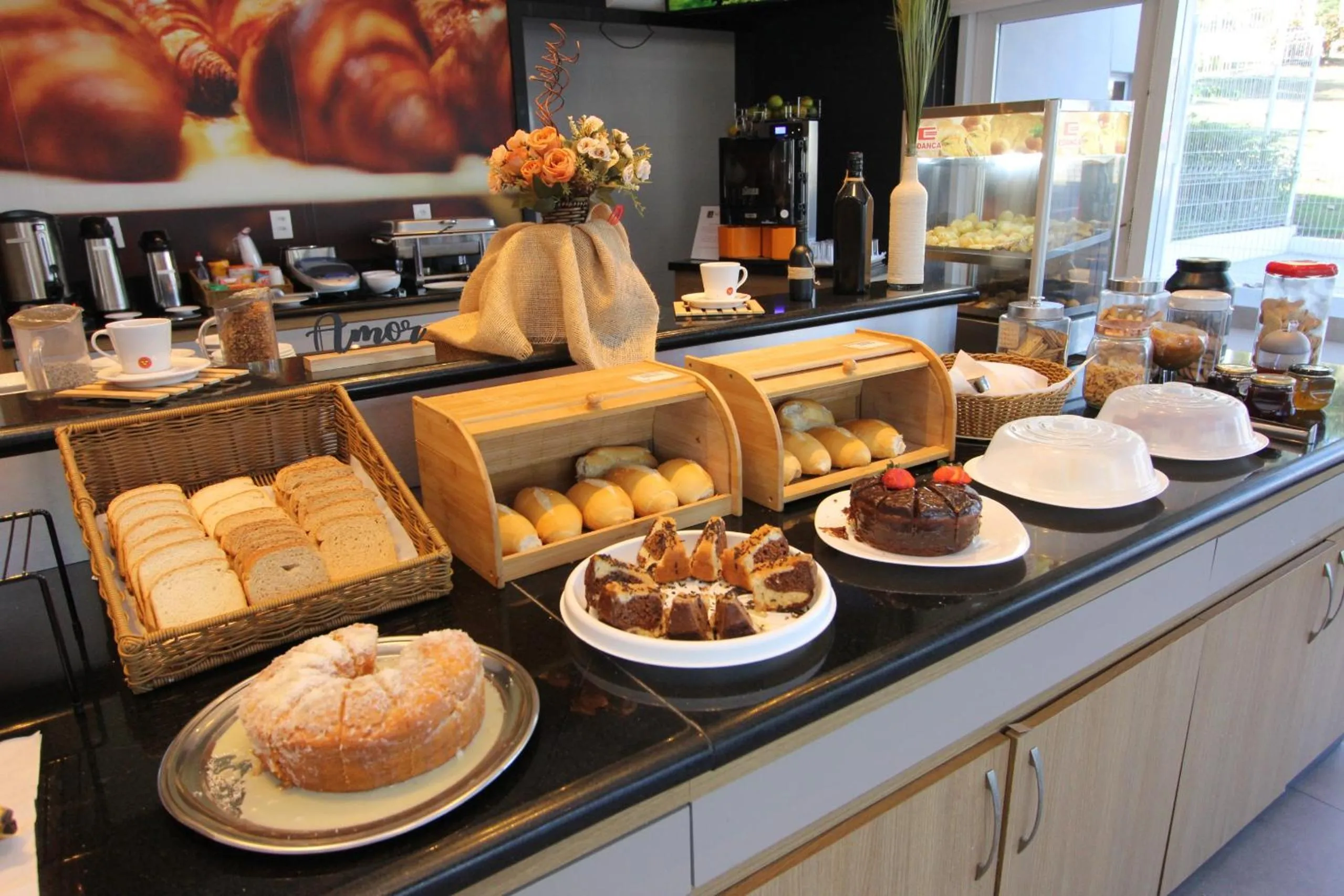 Breakfast in Ajax Hoteis