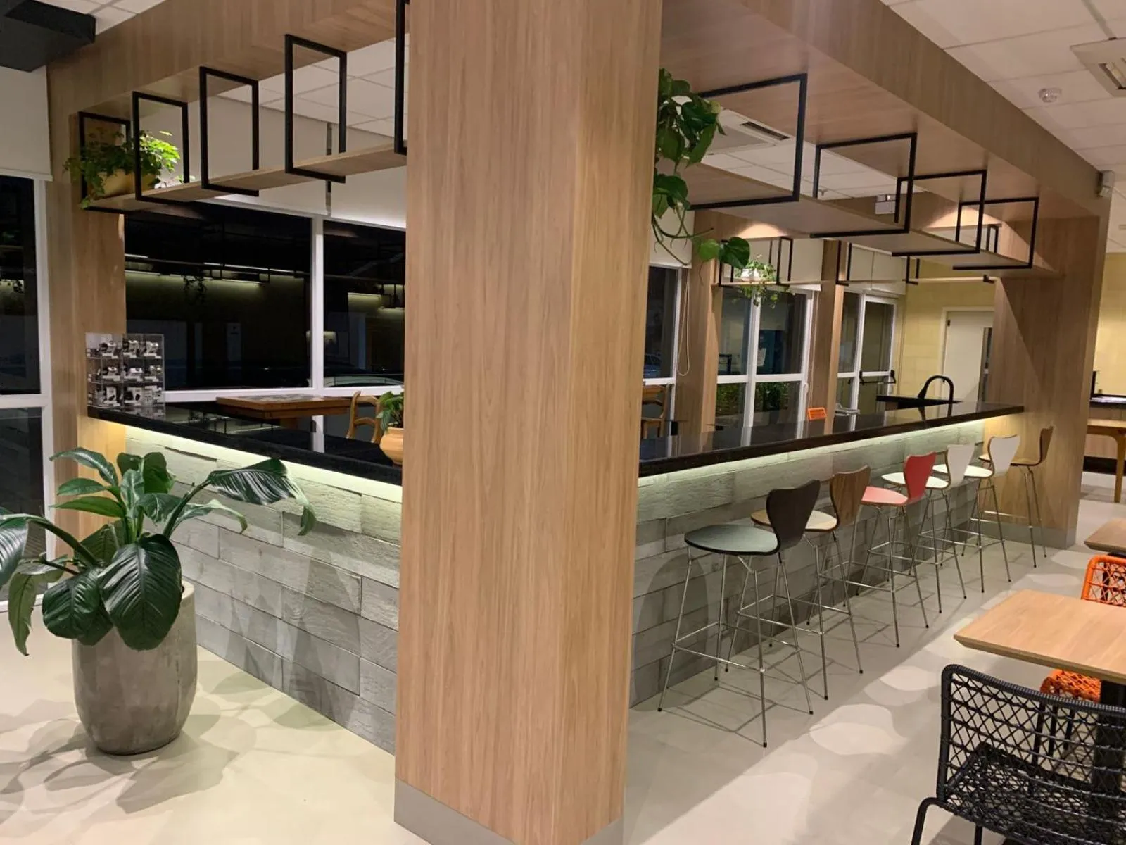 Lounge or bar in ibis Montenegro