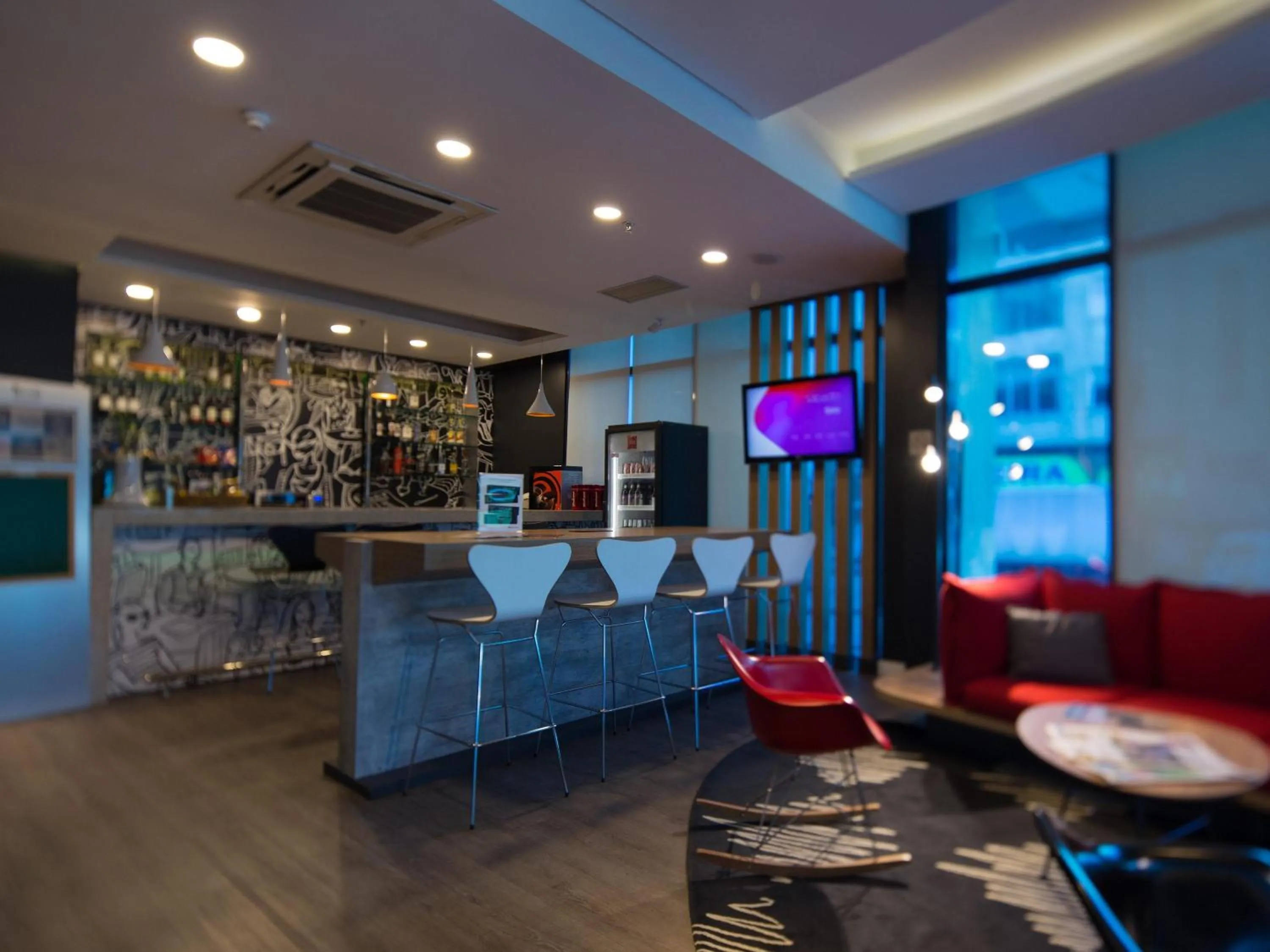 Lounge or bar in ibis Passo Fundo Centro