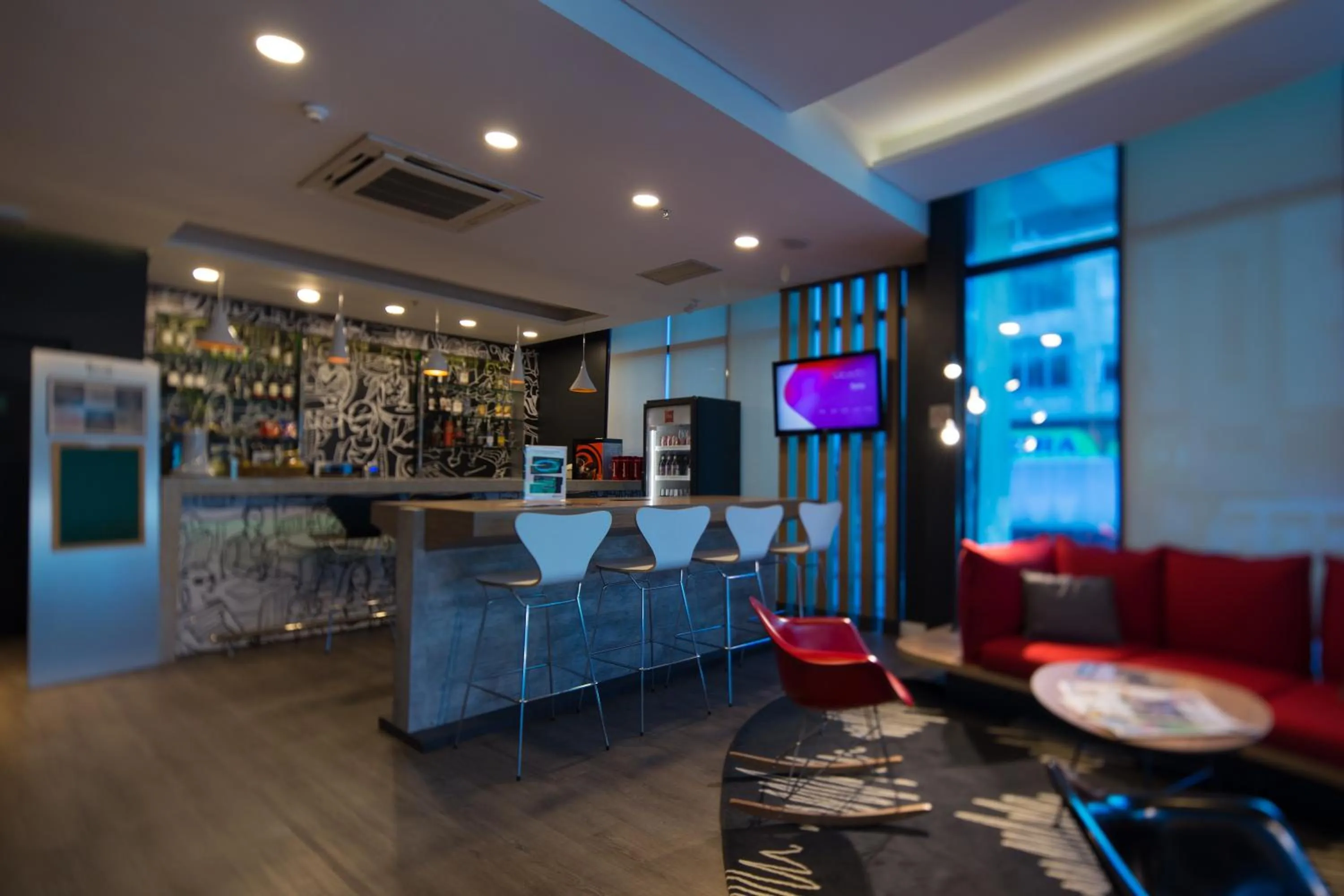Lounge or bar in ibis Passo Fundo Centro