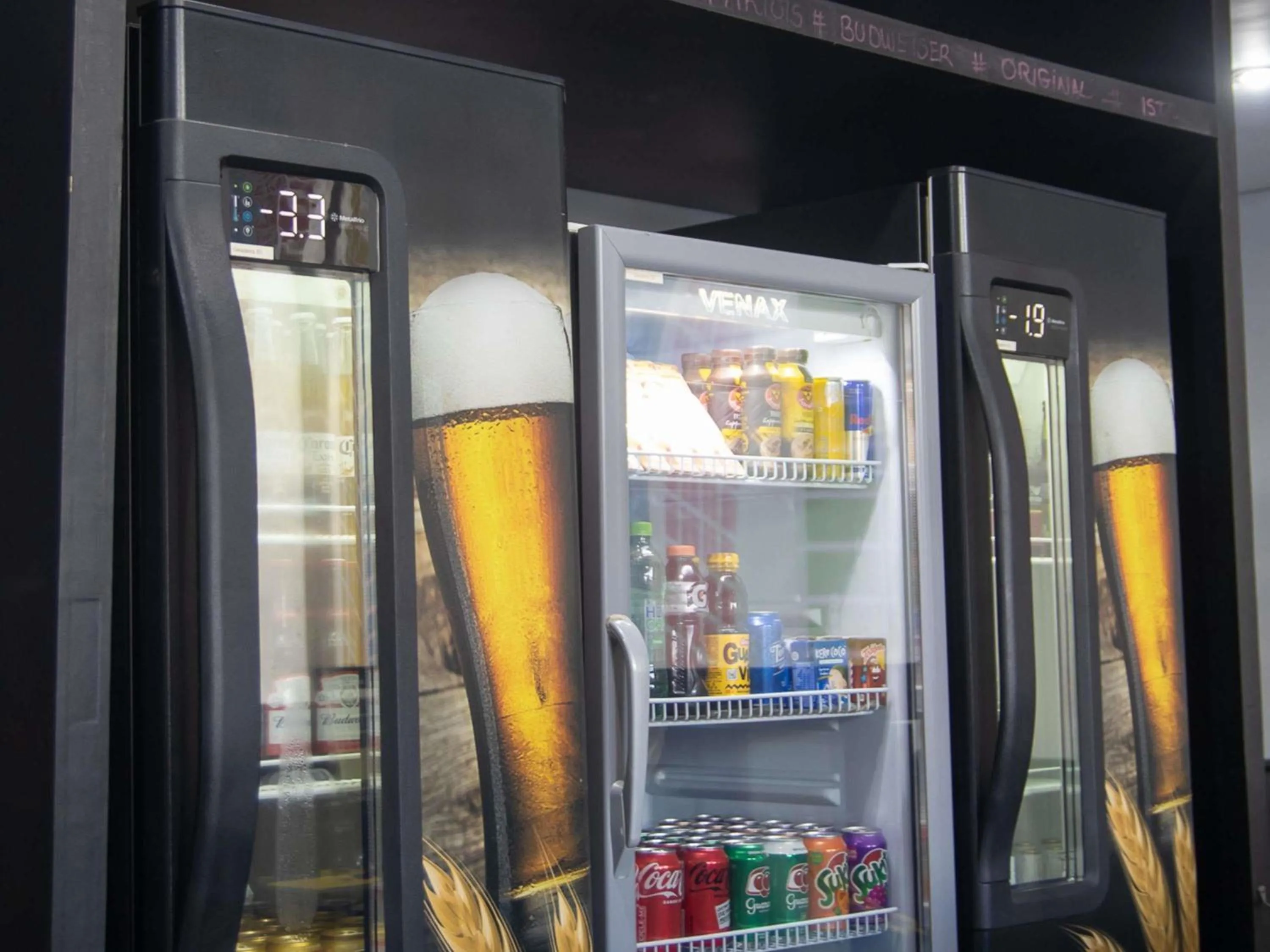 Lounge or bar in ibis Styles Três Rios