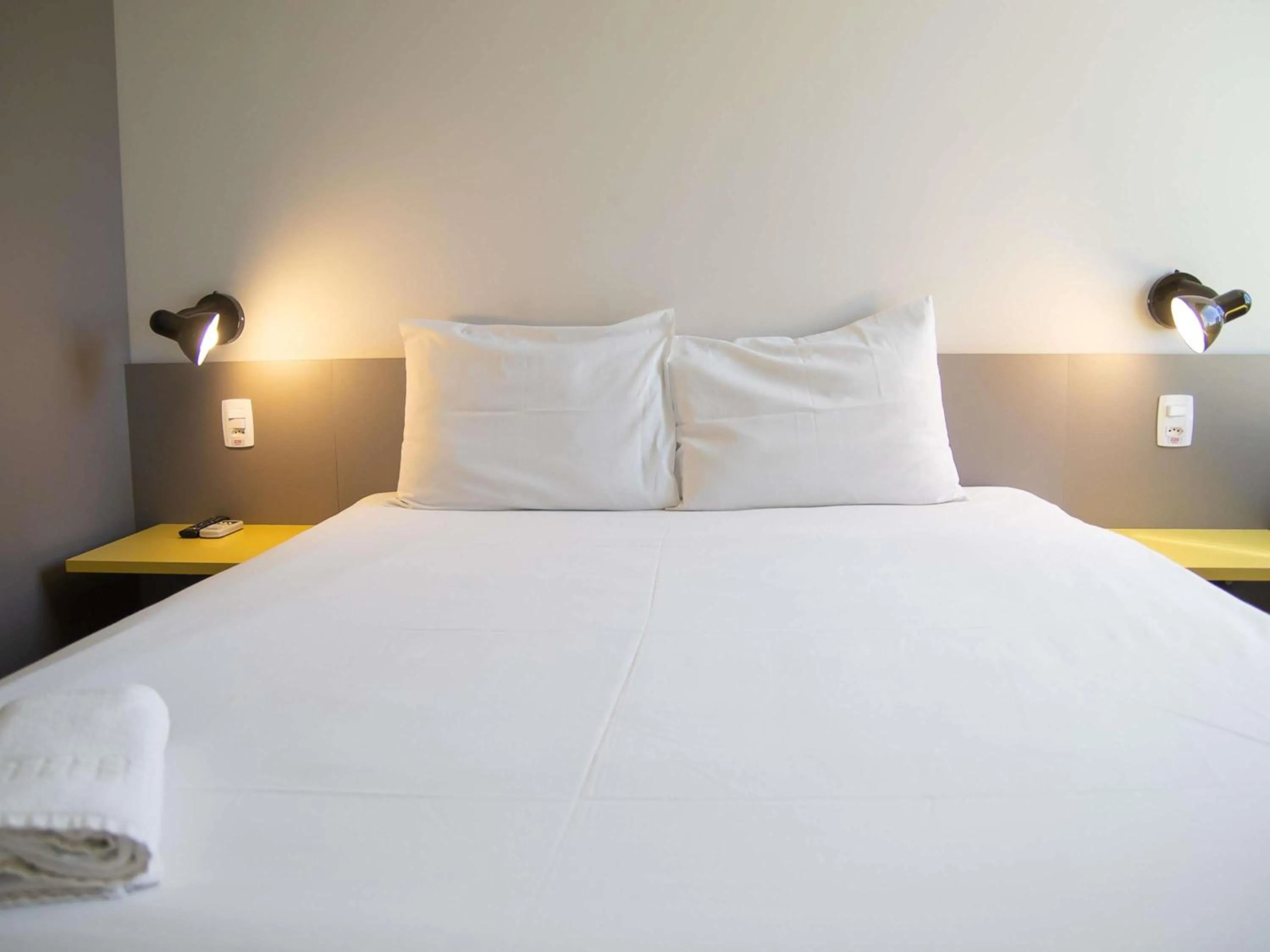 Bedroom, Bed in ibis Styles Três Rios