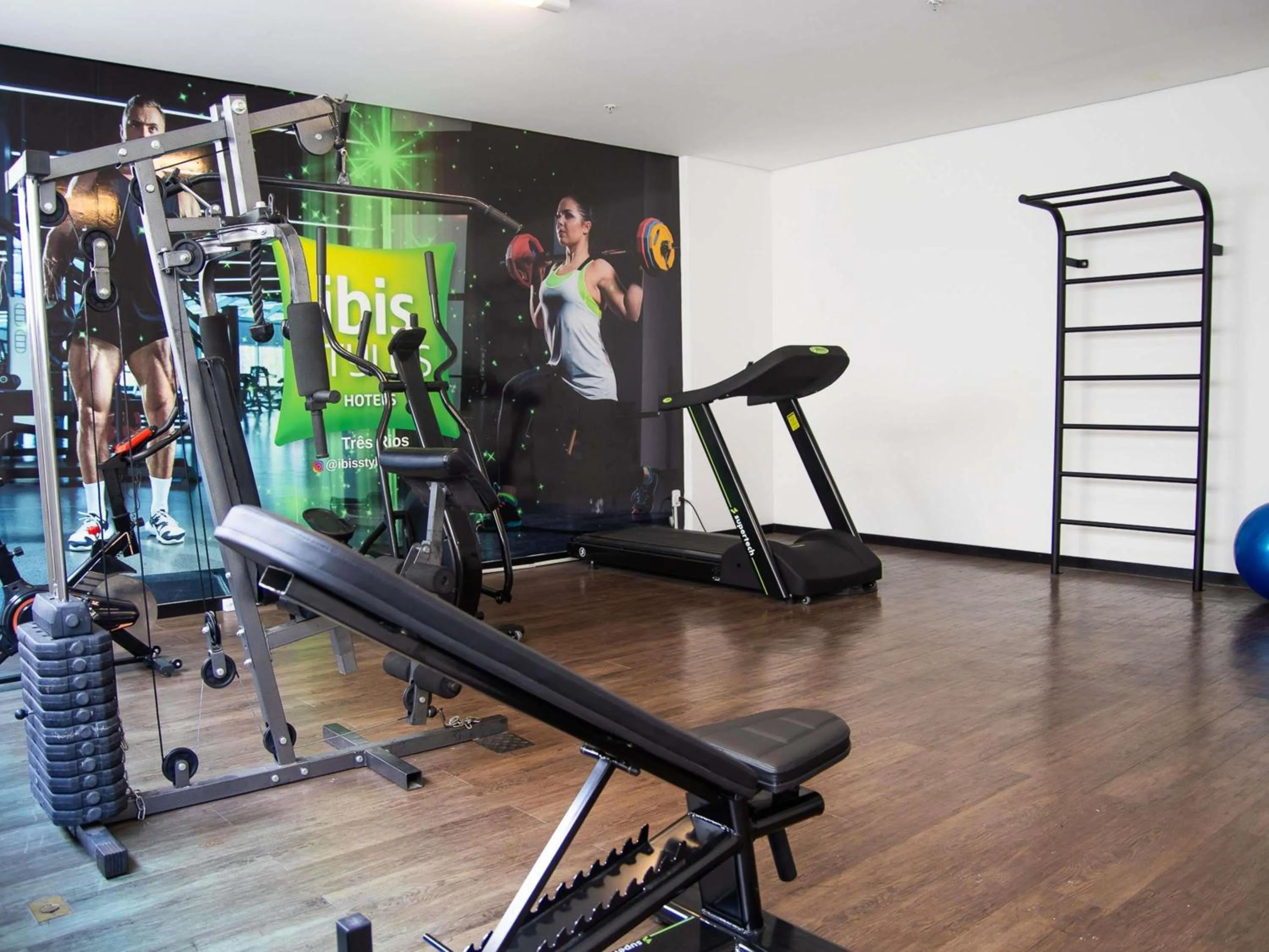 Fitness centre/facilities in ibis Styles Três Rios