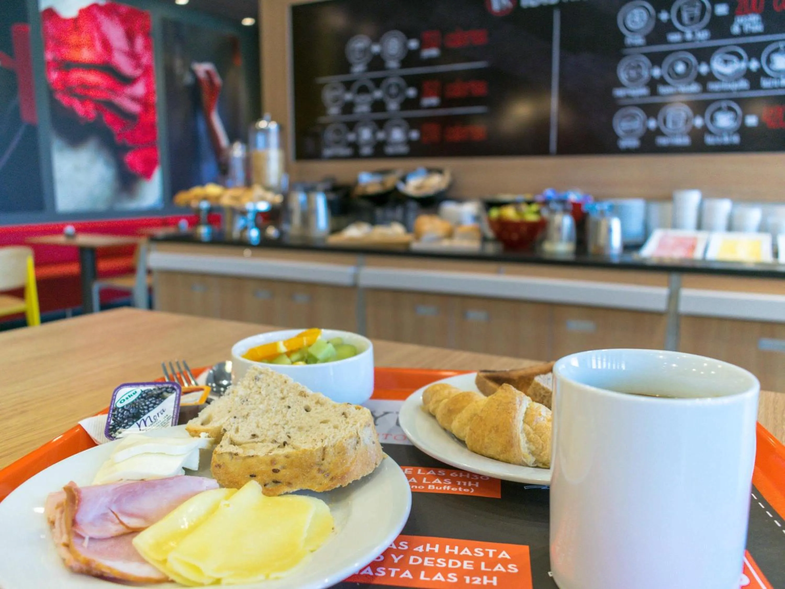 Breakfast in ibis Calama