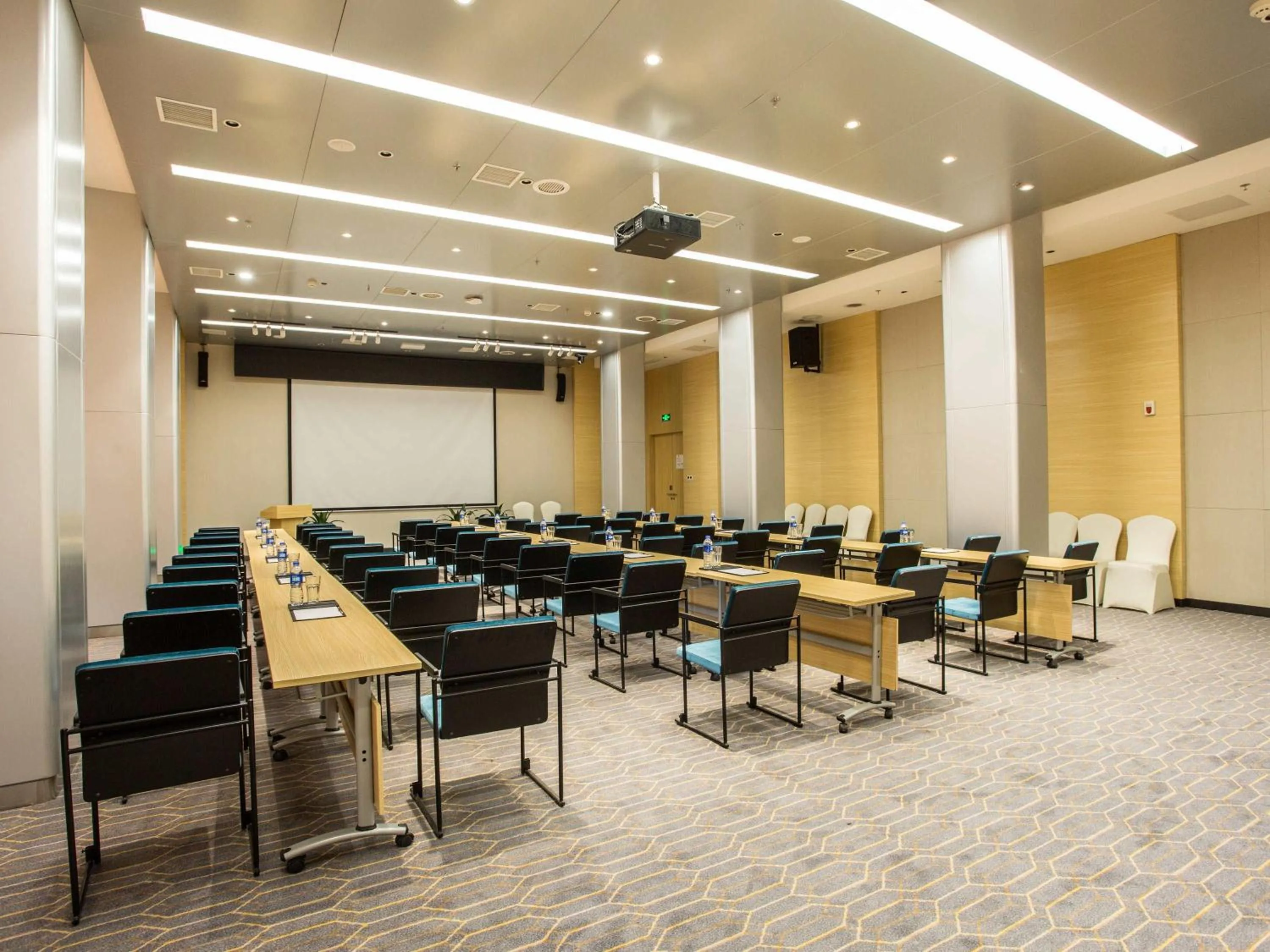 Meeting/conference room in ibis Styles Changsha Intl Exhibition Ctr