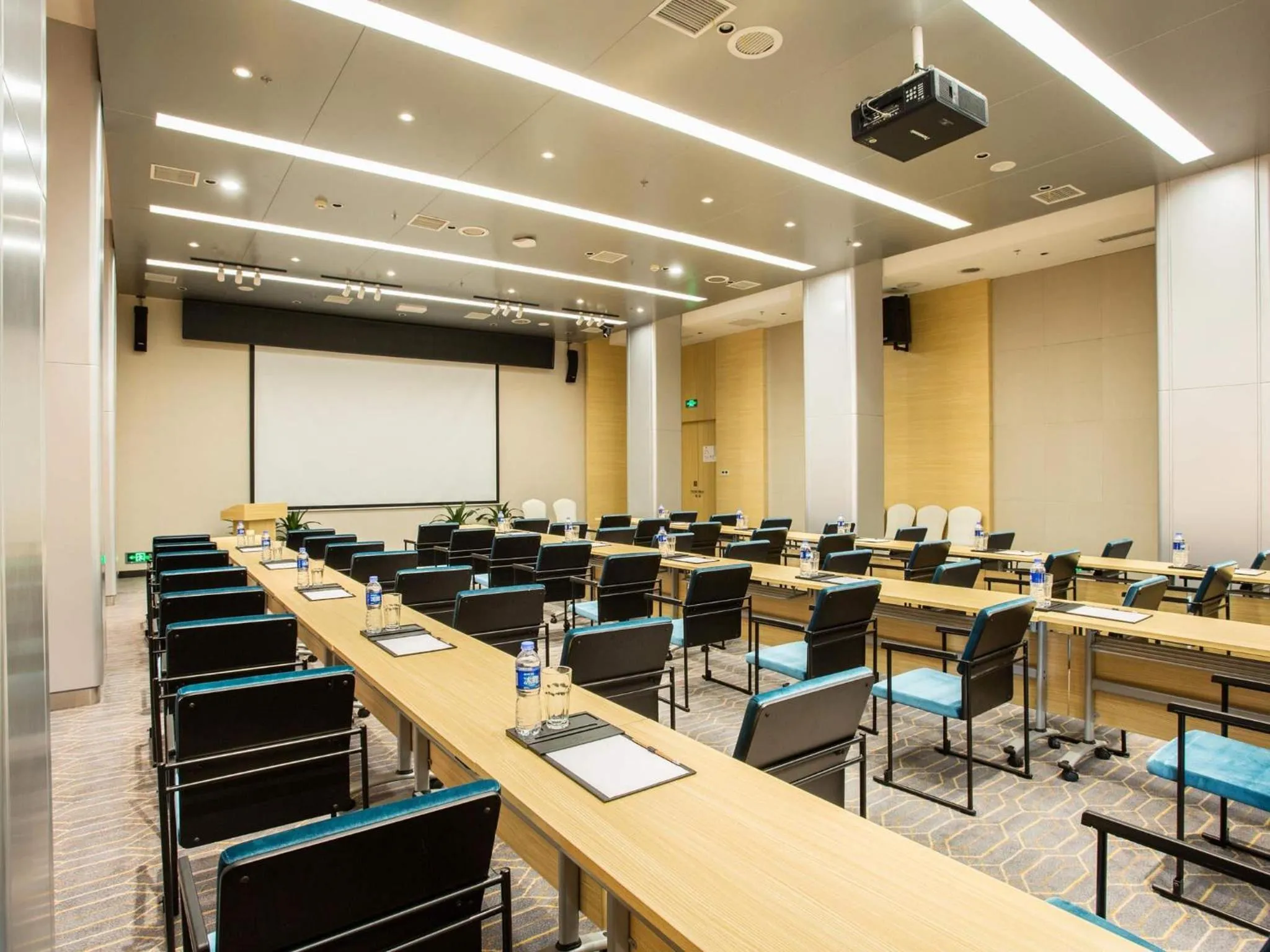 Meeting/conference room in ibis Styles Changsha Intl Exhibition Ctr