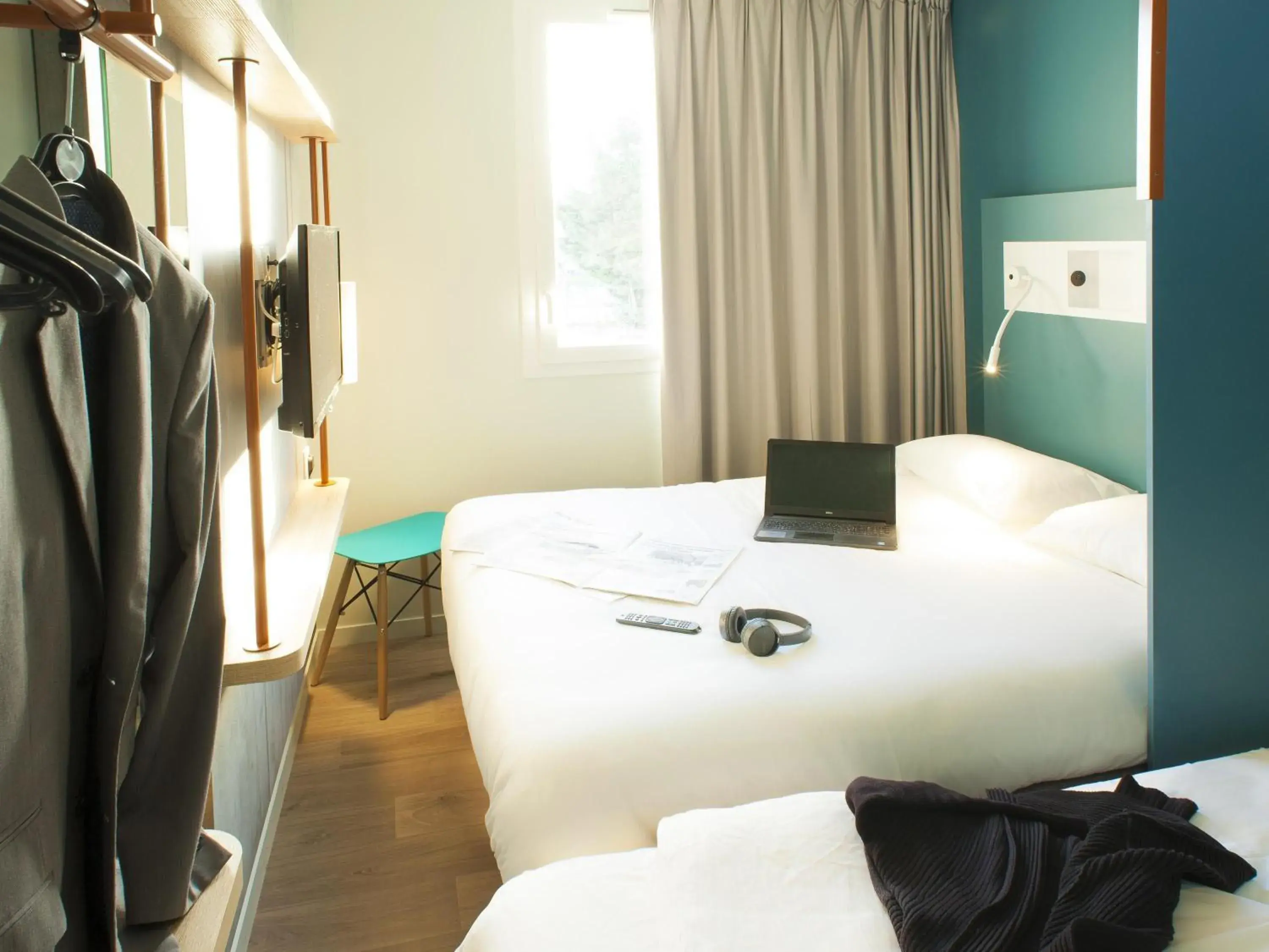 Triple Room (2 Adults + 1 Child) in ibis budget Bordeaux Est Lormont Triple Room (2 Adults + 1 Child) in ibis budget Bordeaux Est Lormont