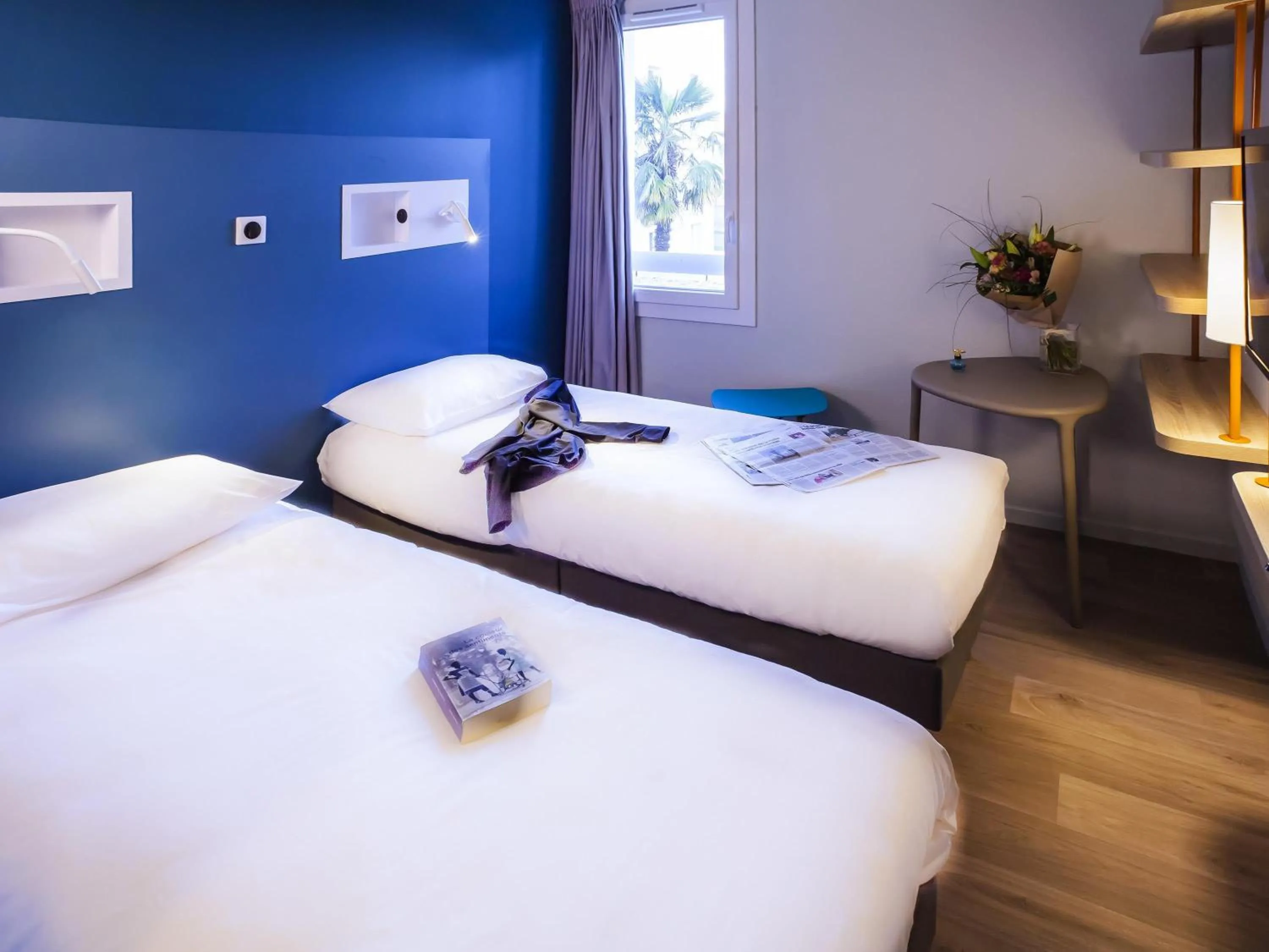 Property building, Bed in ibis budget Bordeaux Est Lormont