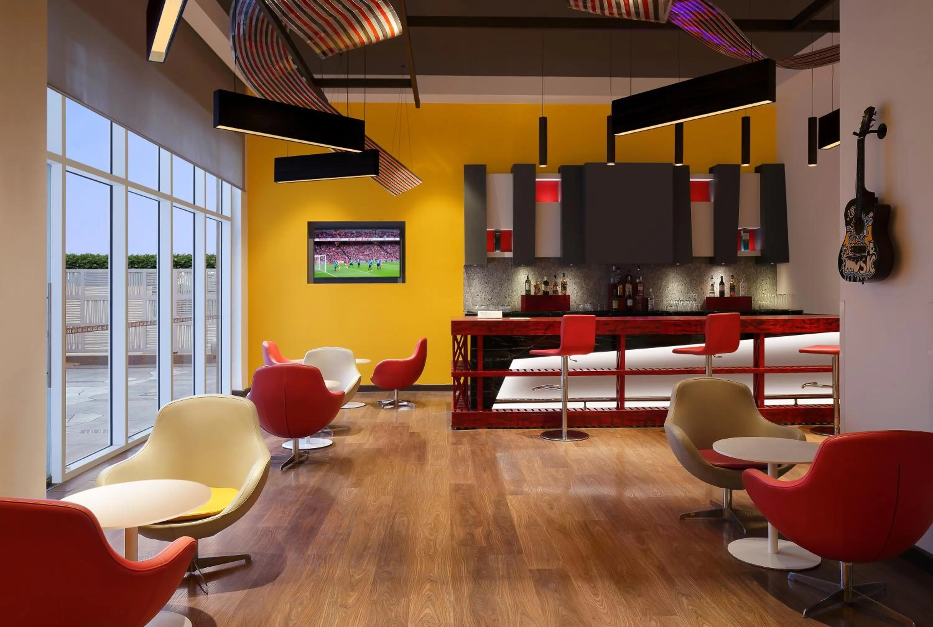 Lounge or bar in ibis Pune Hinjewadi - An Accor Brand