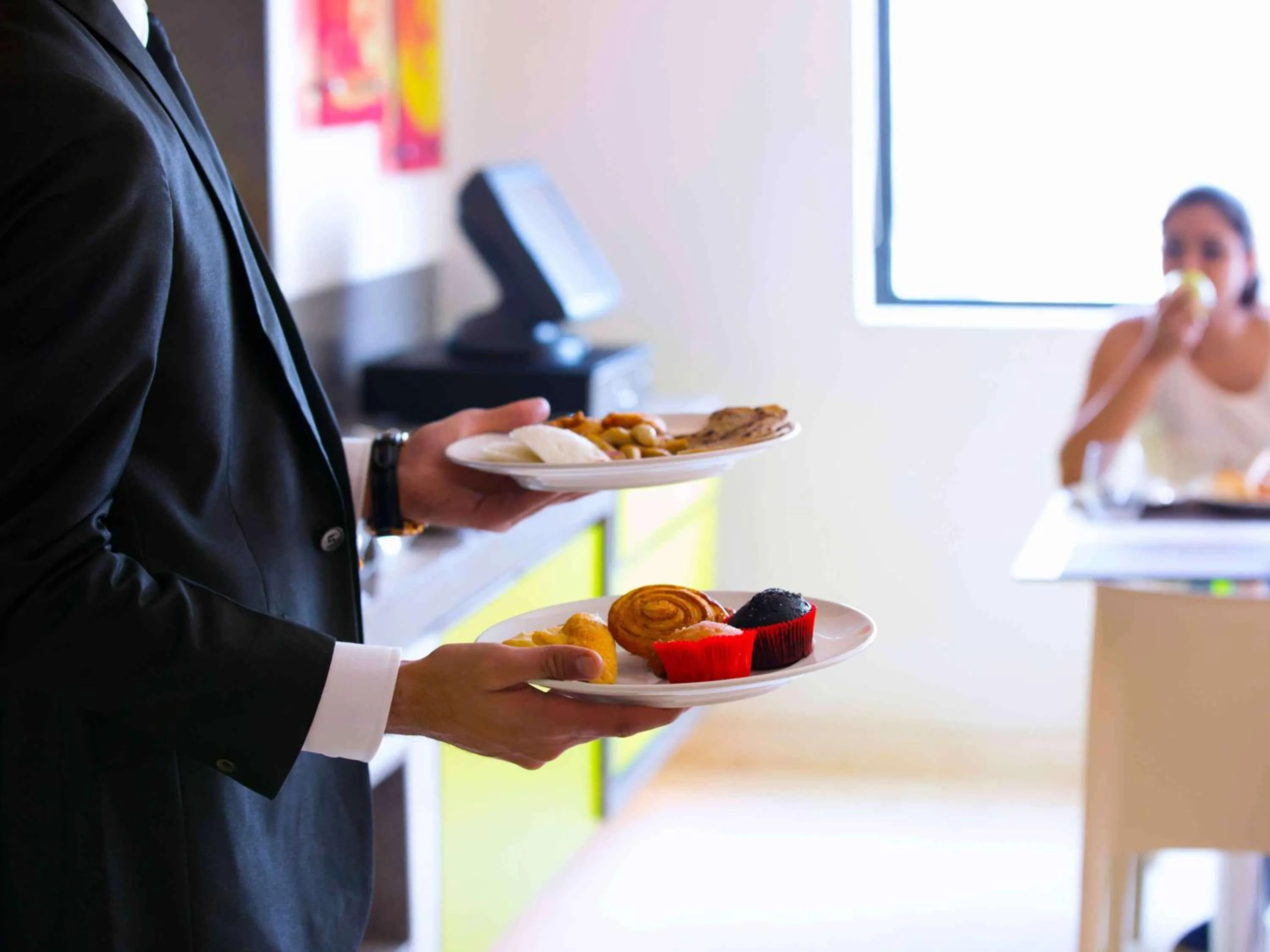 Lounge or bar in ibis Pune Hinjewadi - An Accor Brand