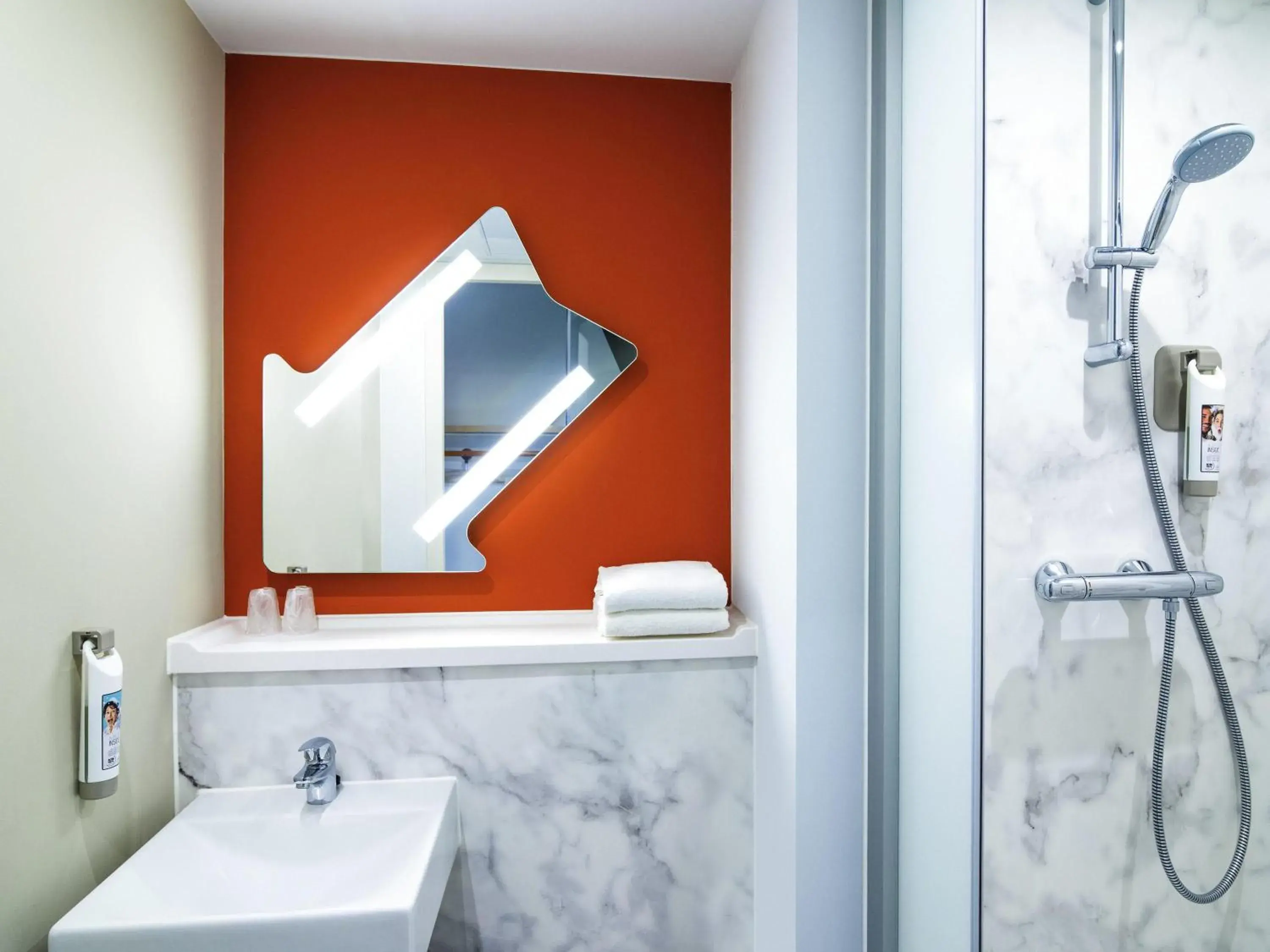 Triple Room in ibis budget Rotterdam The Hague Airport Triple Room in ibis budget Rotterdam The Hague Airport