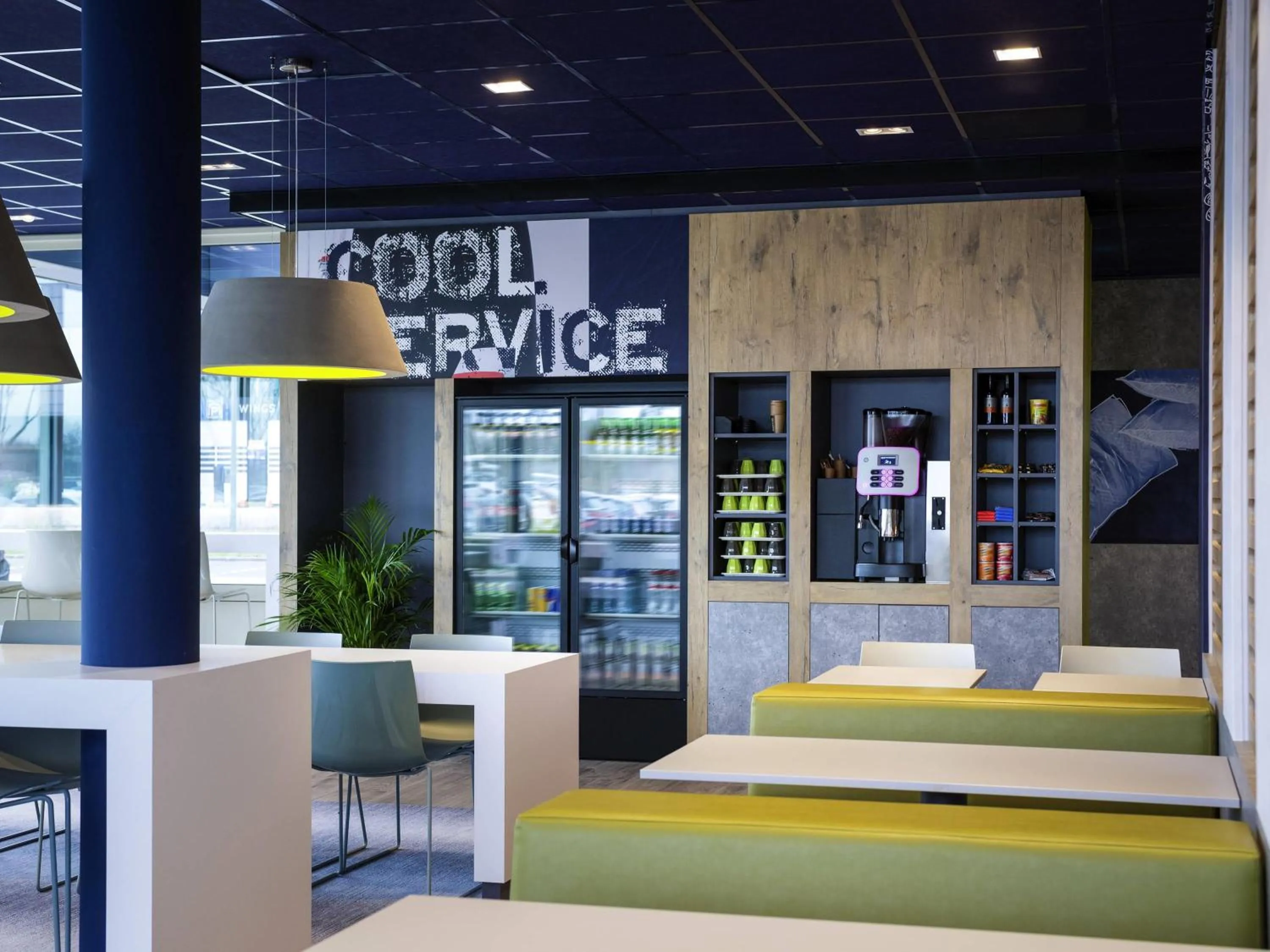 Lounge or bar in ibis budget Rotterdam The Hague Airport