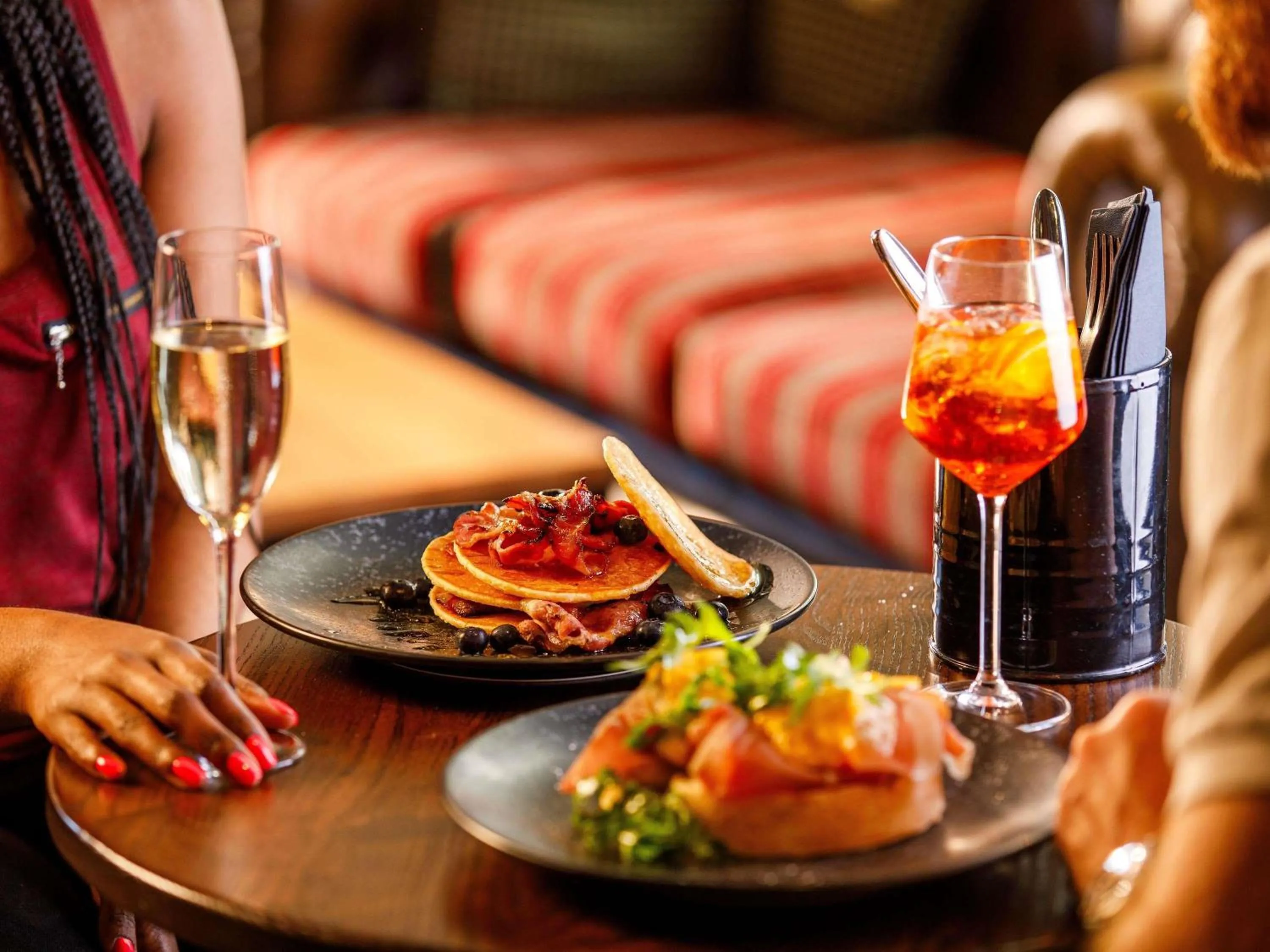 Restaurant/places to eat in ibis London Canning Town