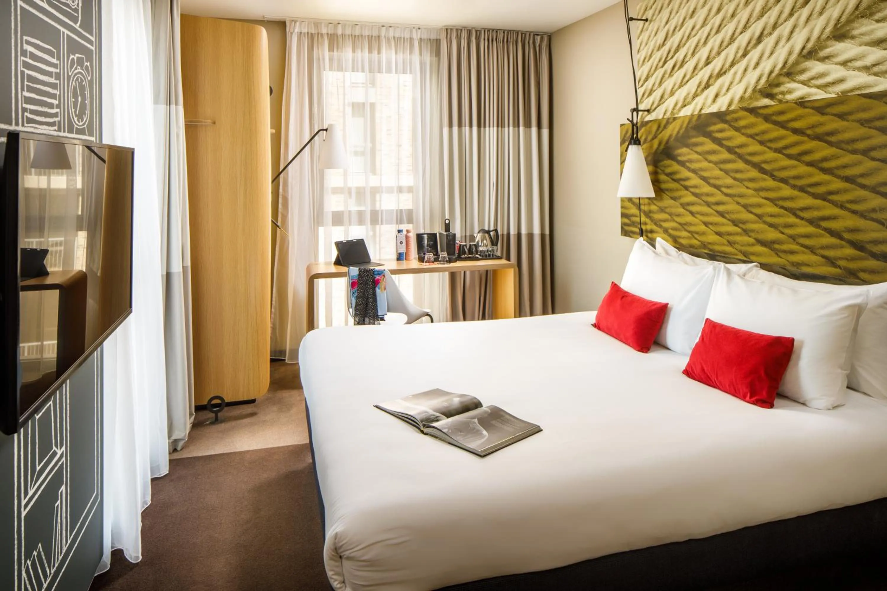 Bed in ibis London Canning Town