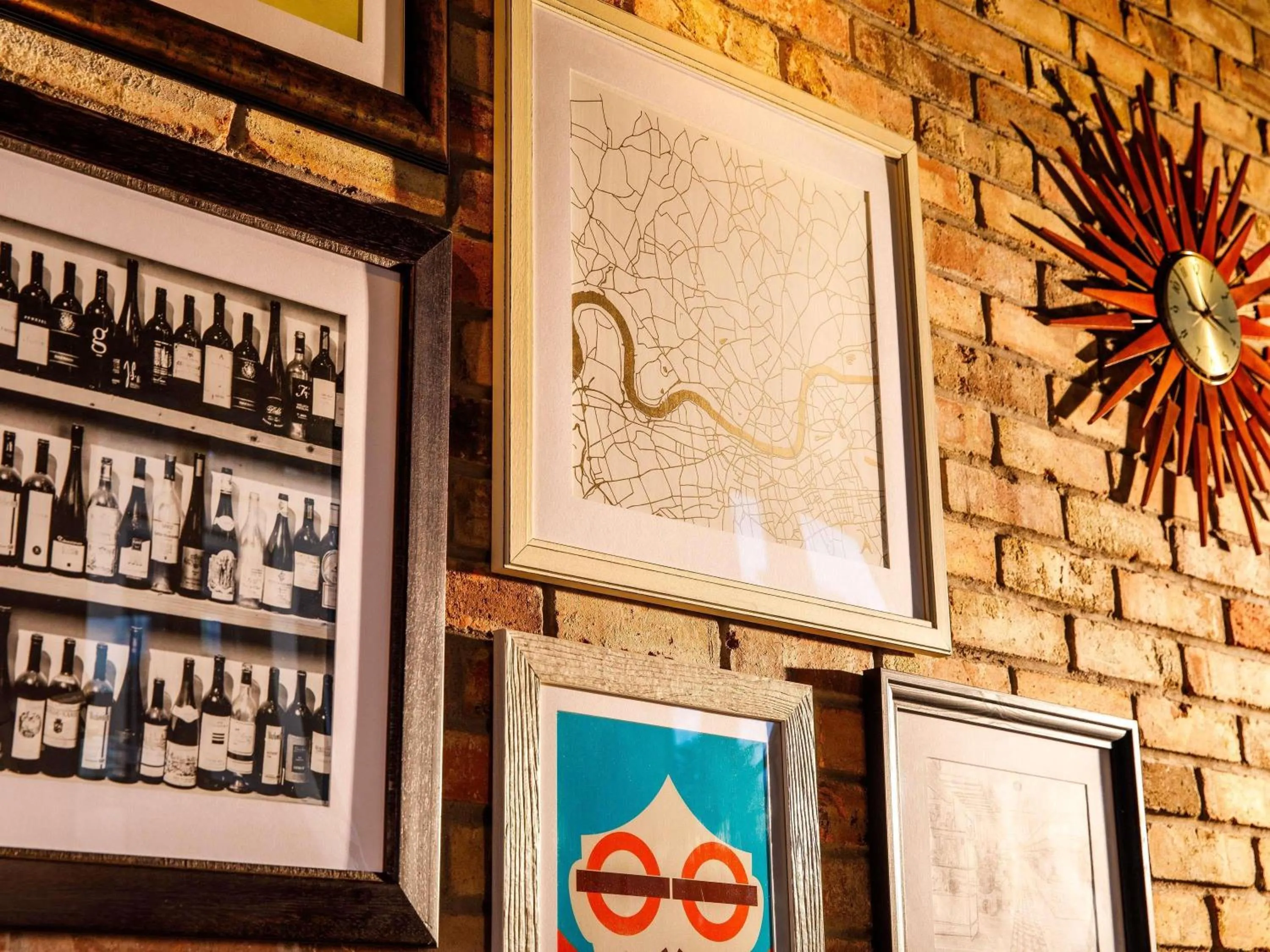 Bedroom in ibis London Canning Town