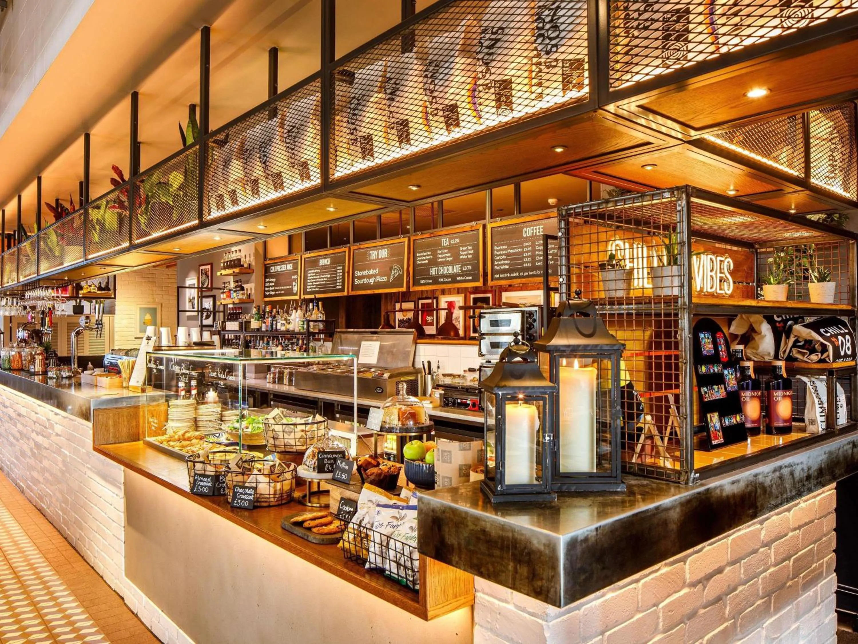 Bedroom in ibis London Canning Town