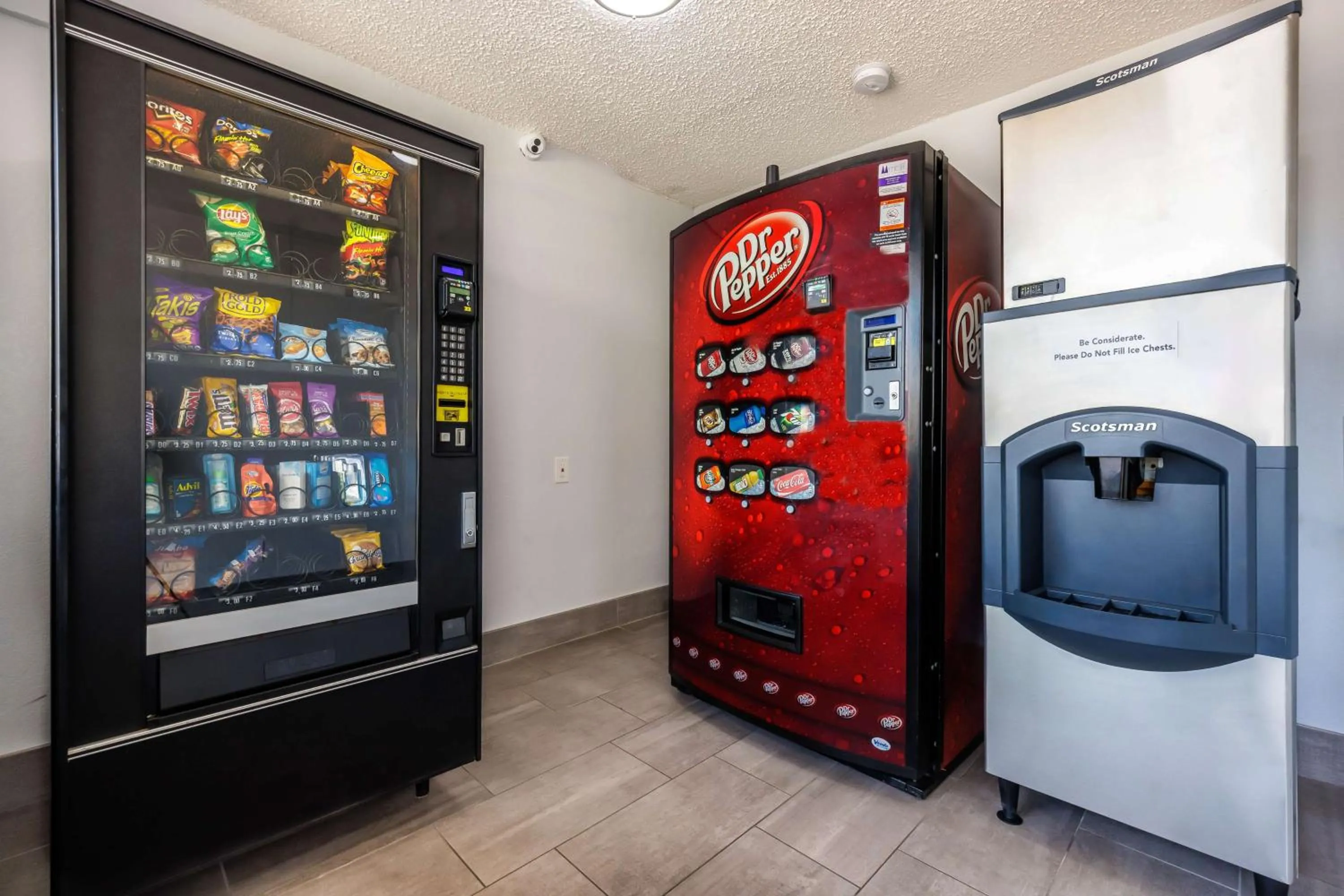 Property building in Motel 6 Fort Worth, TX East