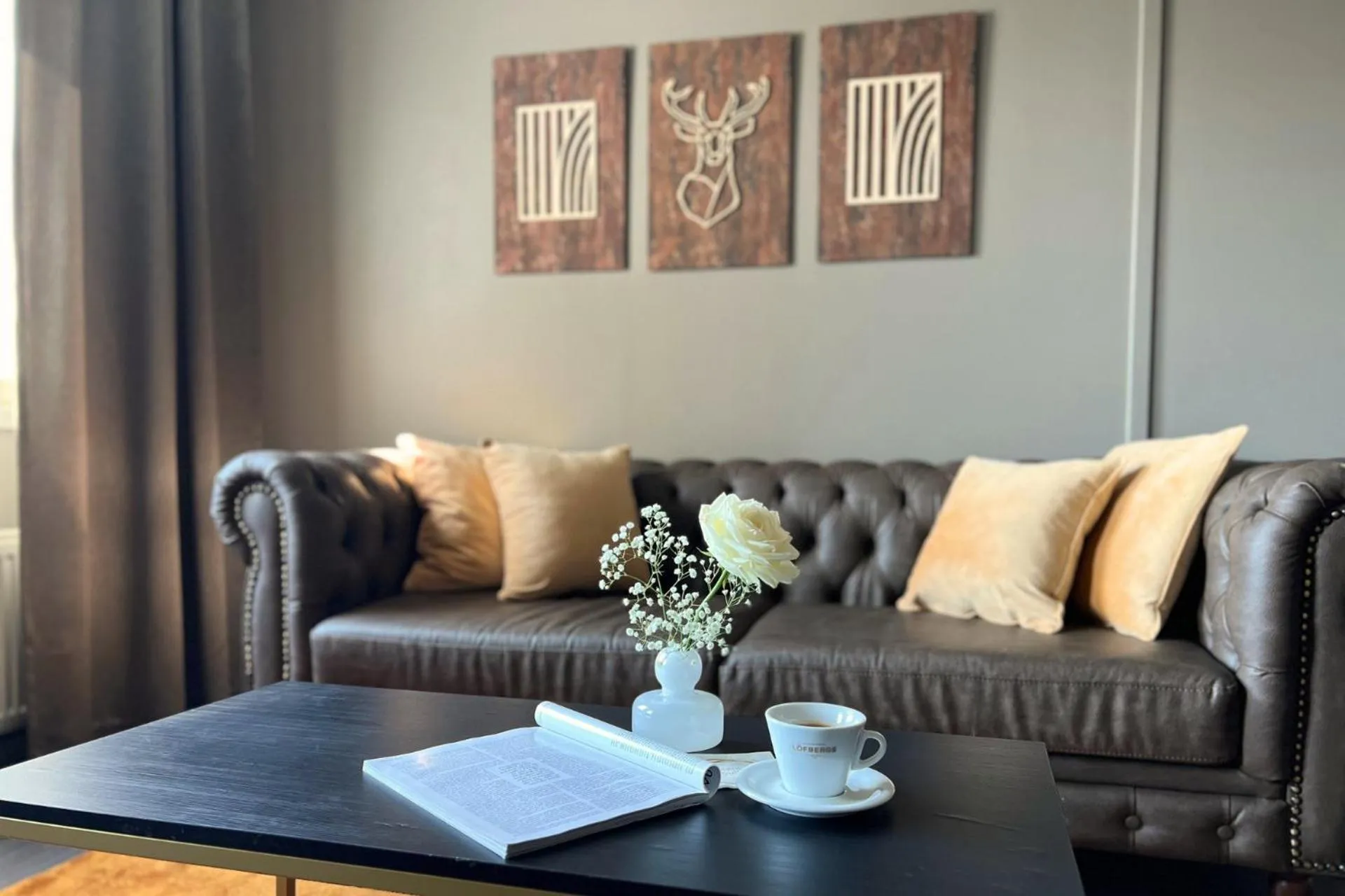 Hotel Golden Circle Suites