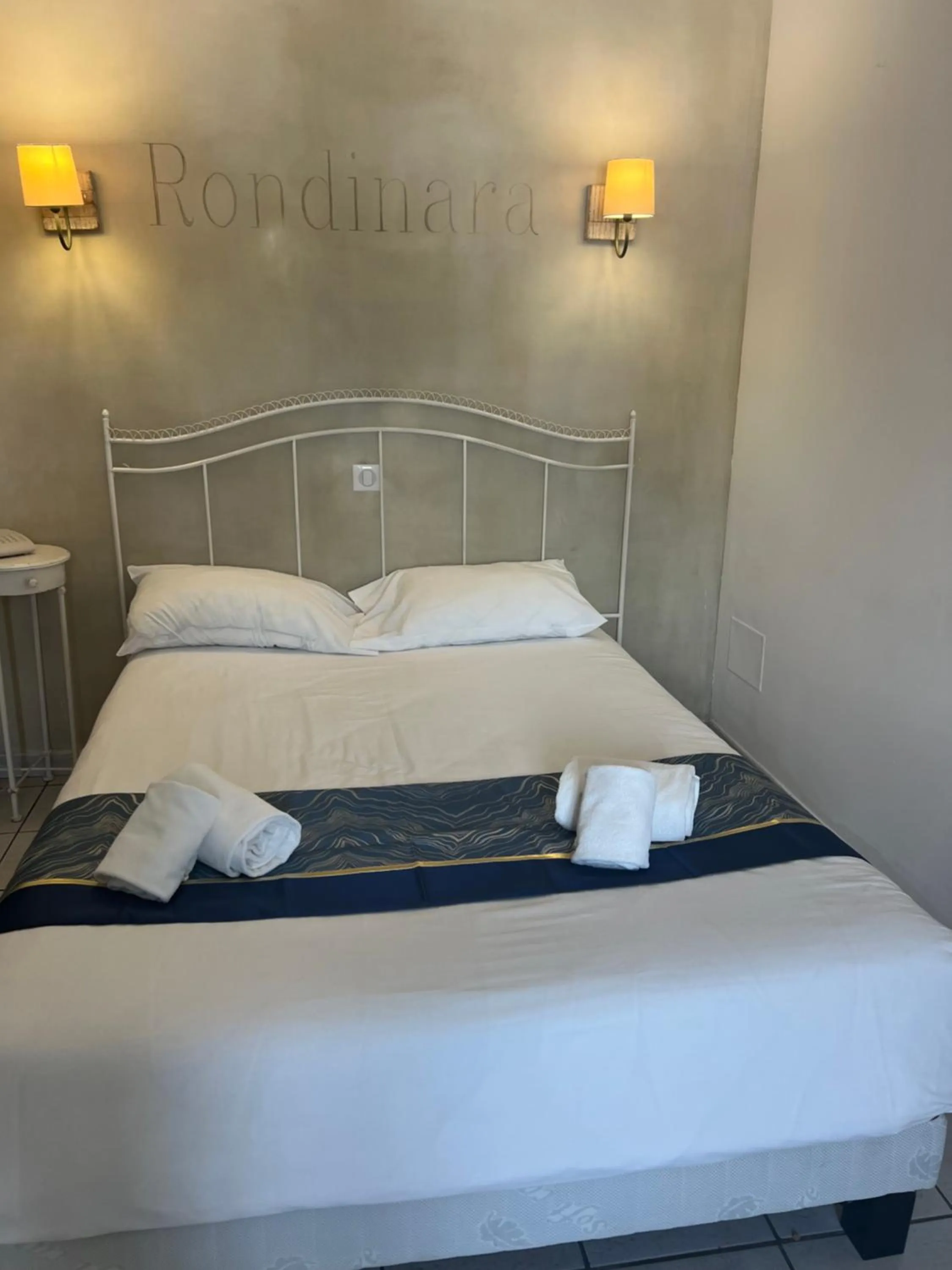 Bed in Hôtel Restaurant le Bellevue