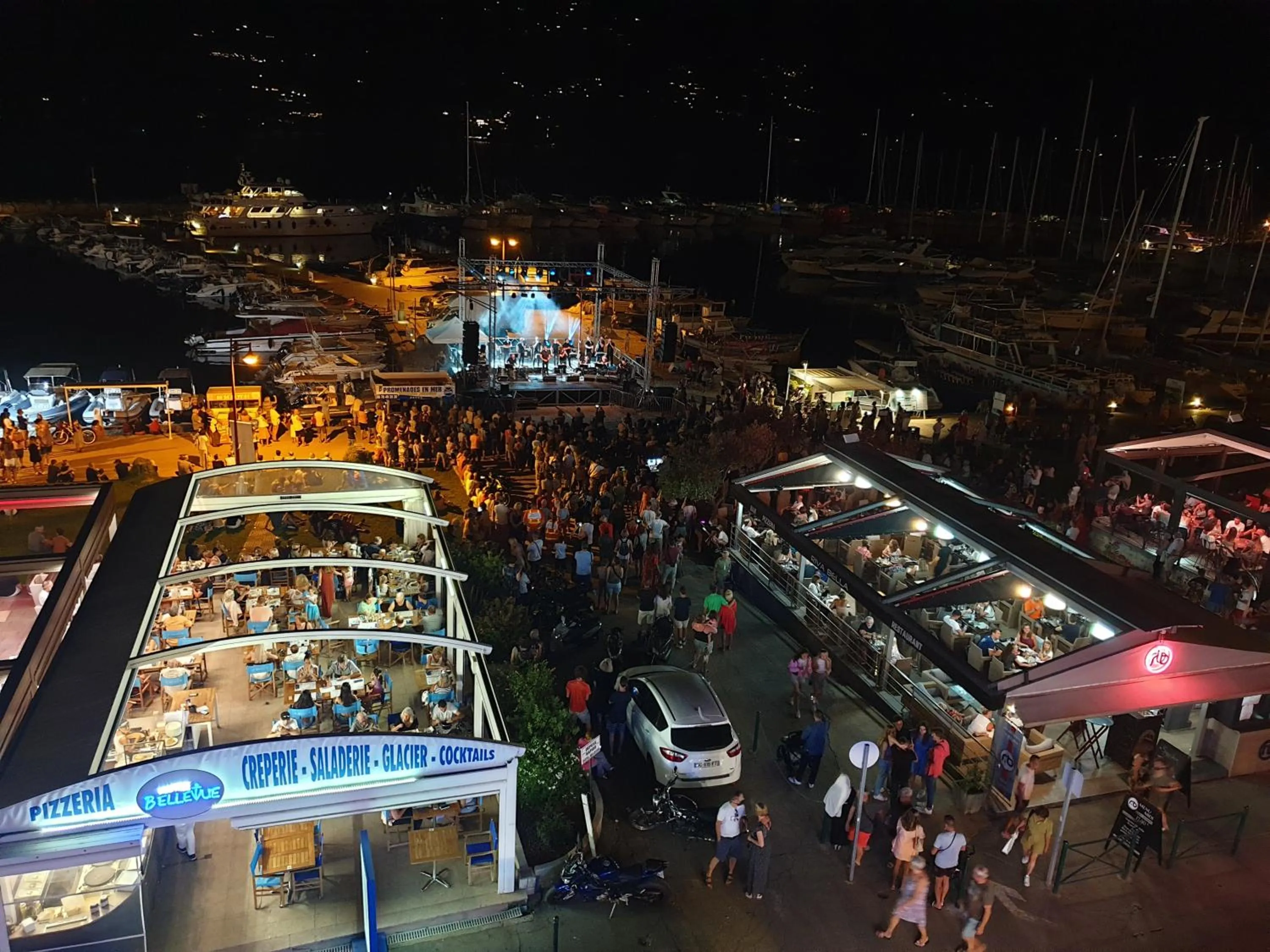 Night in Hôtel Restaurant le Bellevue