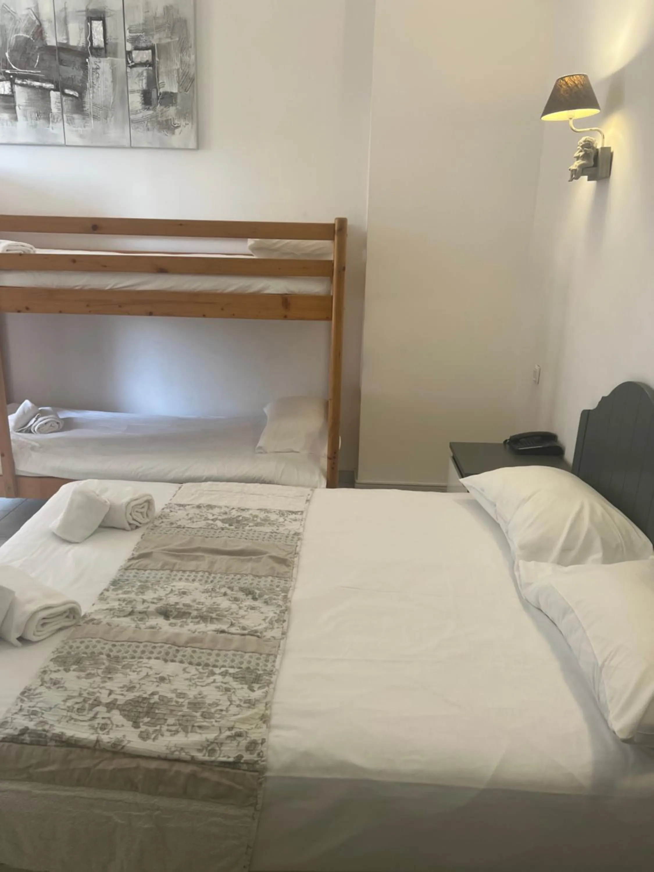 Bed in Hôtel Restaurant le Bellevue