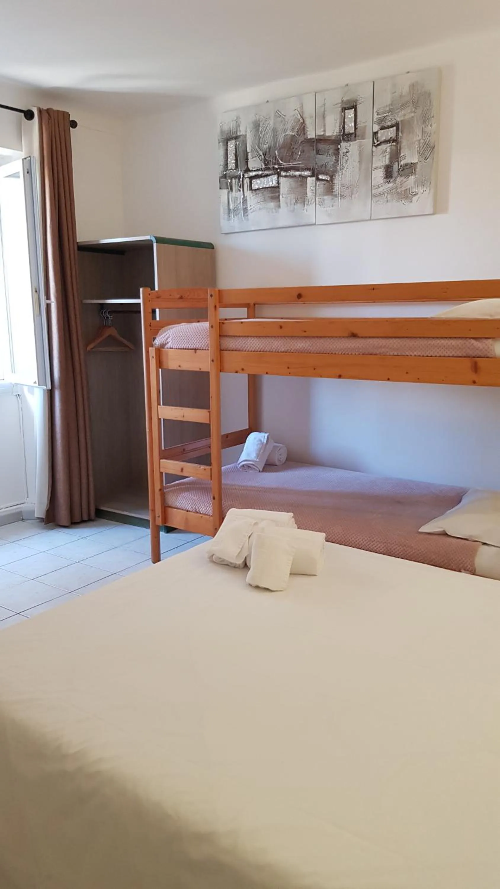 Bed in Hôtel Restaurant le Bellevue