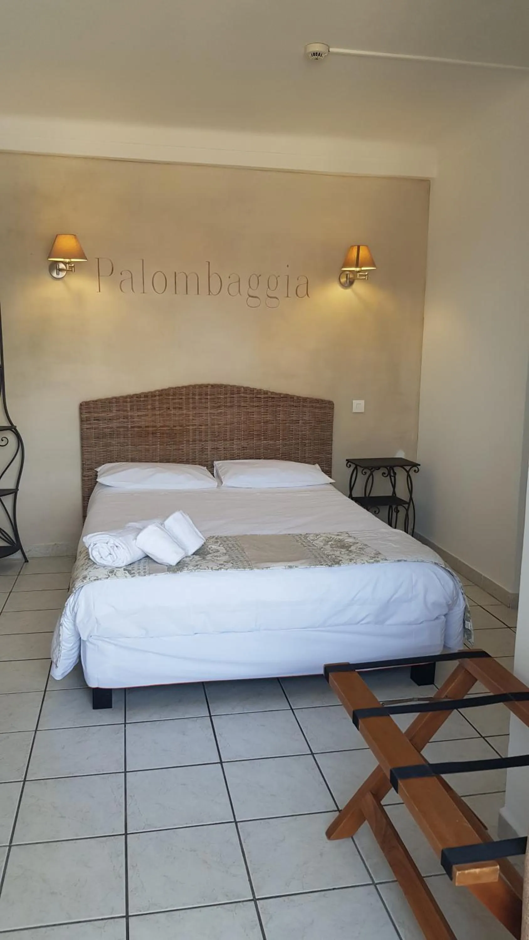 Bed in Hôtel Restaurant le Bellevue