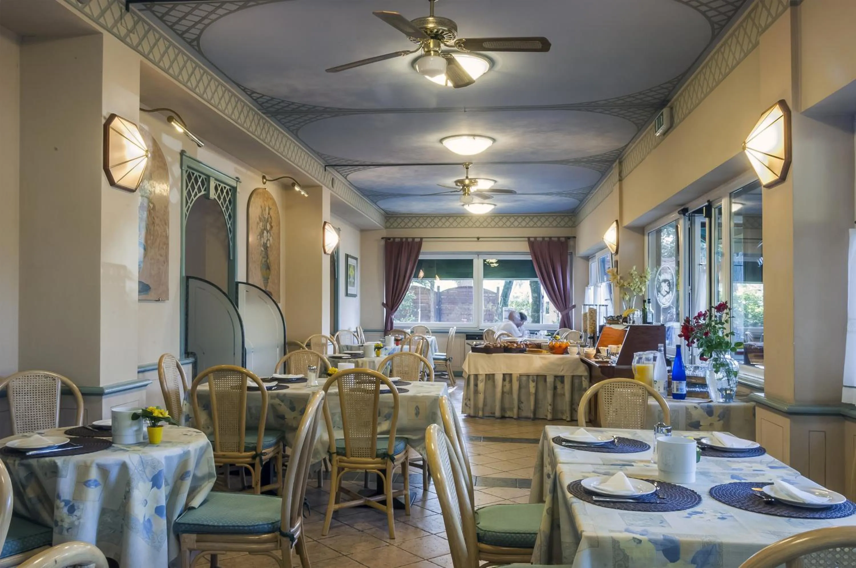 Restaurant/places to eat in Hotel Kursaal