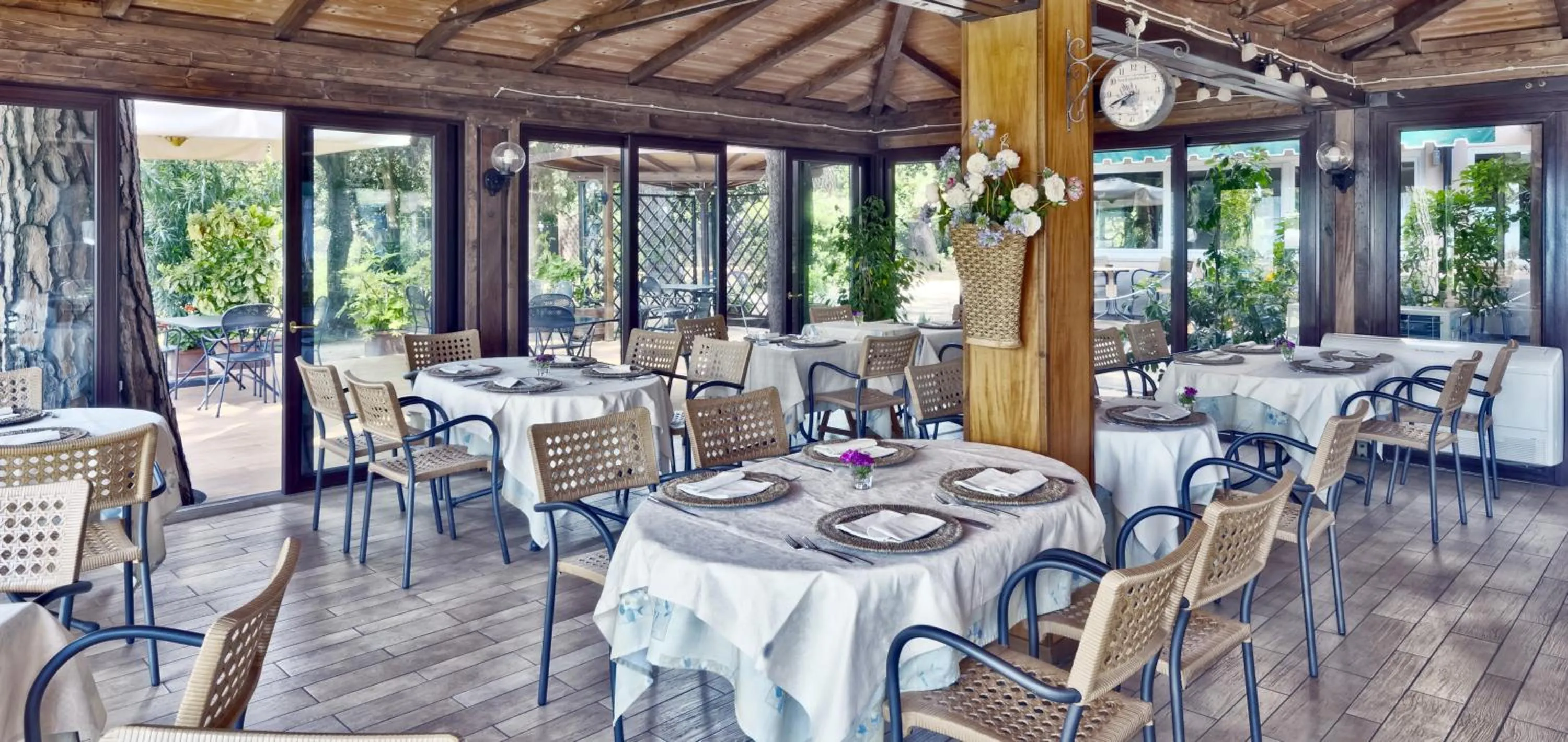 Restaurant/places to eat in Hotel Kursaal