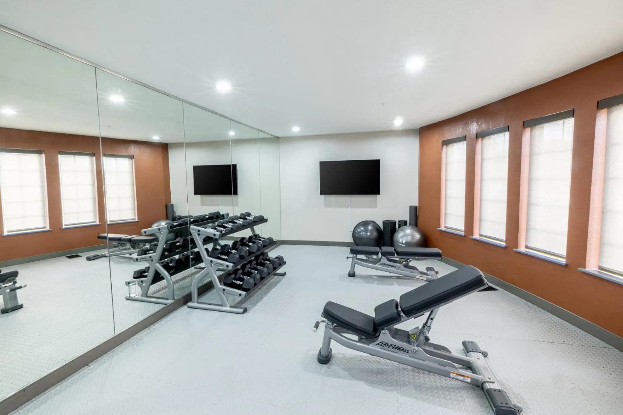 Fitness centre/facilities in Candlewood Suites Wichita Northwest by IHG