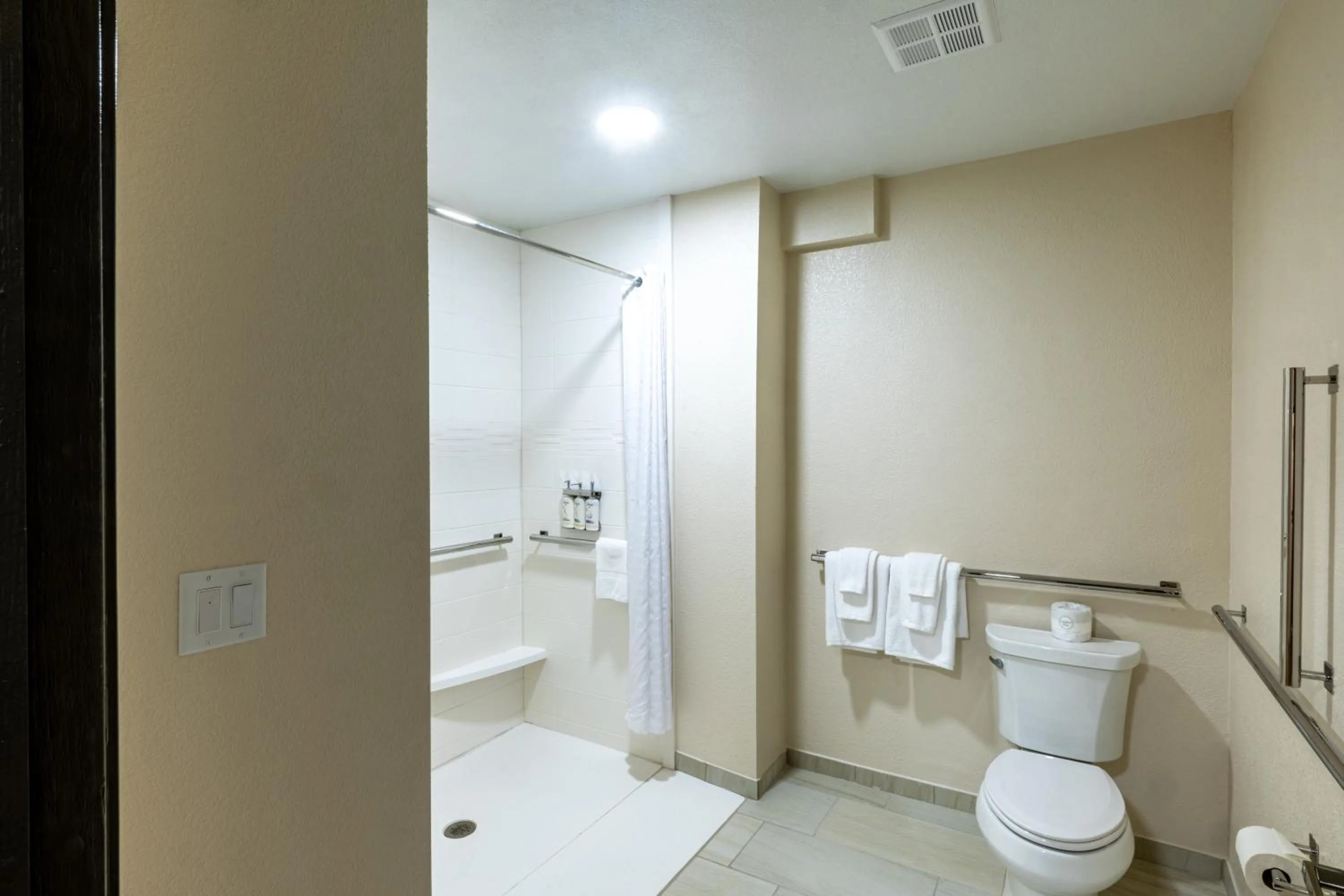 Bathroom in Candlewood Suites Wichita Northwest by IHG