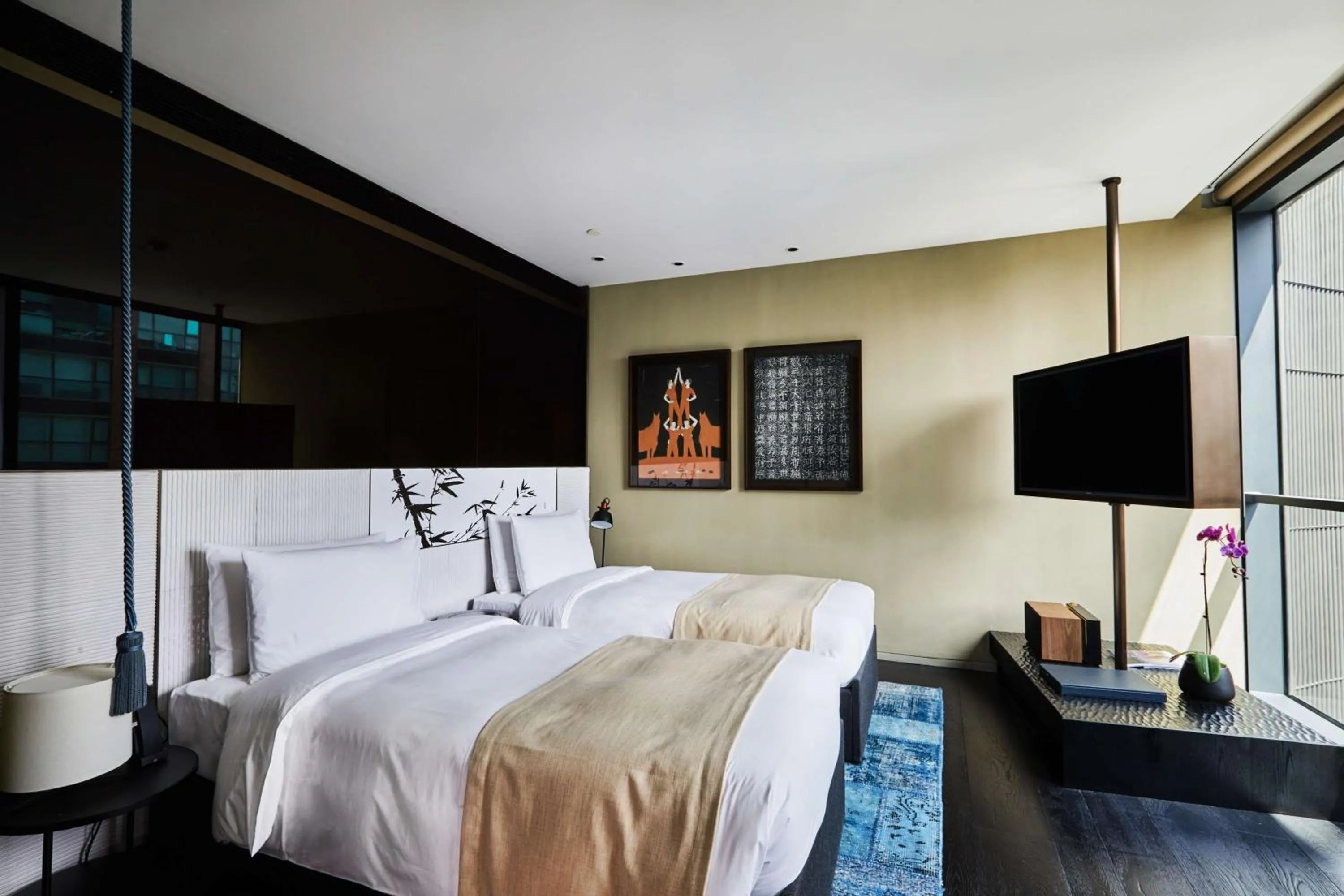 Photo of the whole room, Bed in Upper House Shanghai - Former The Middle House