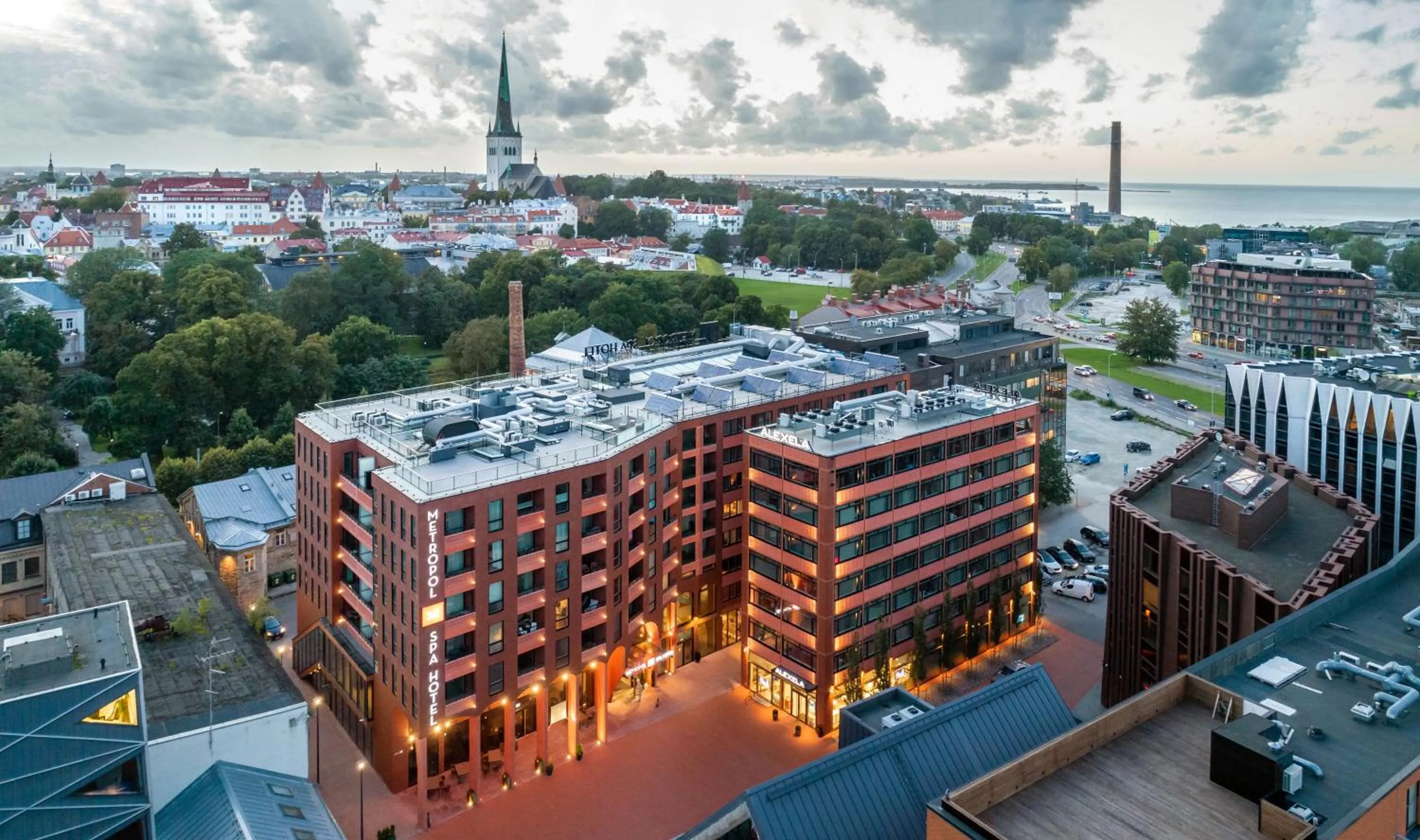 Facade/entrance in Metropol Spa Hotel