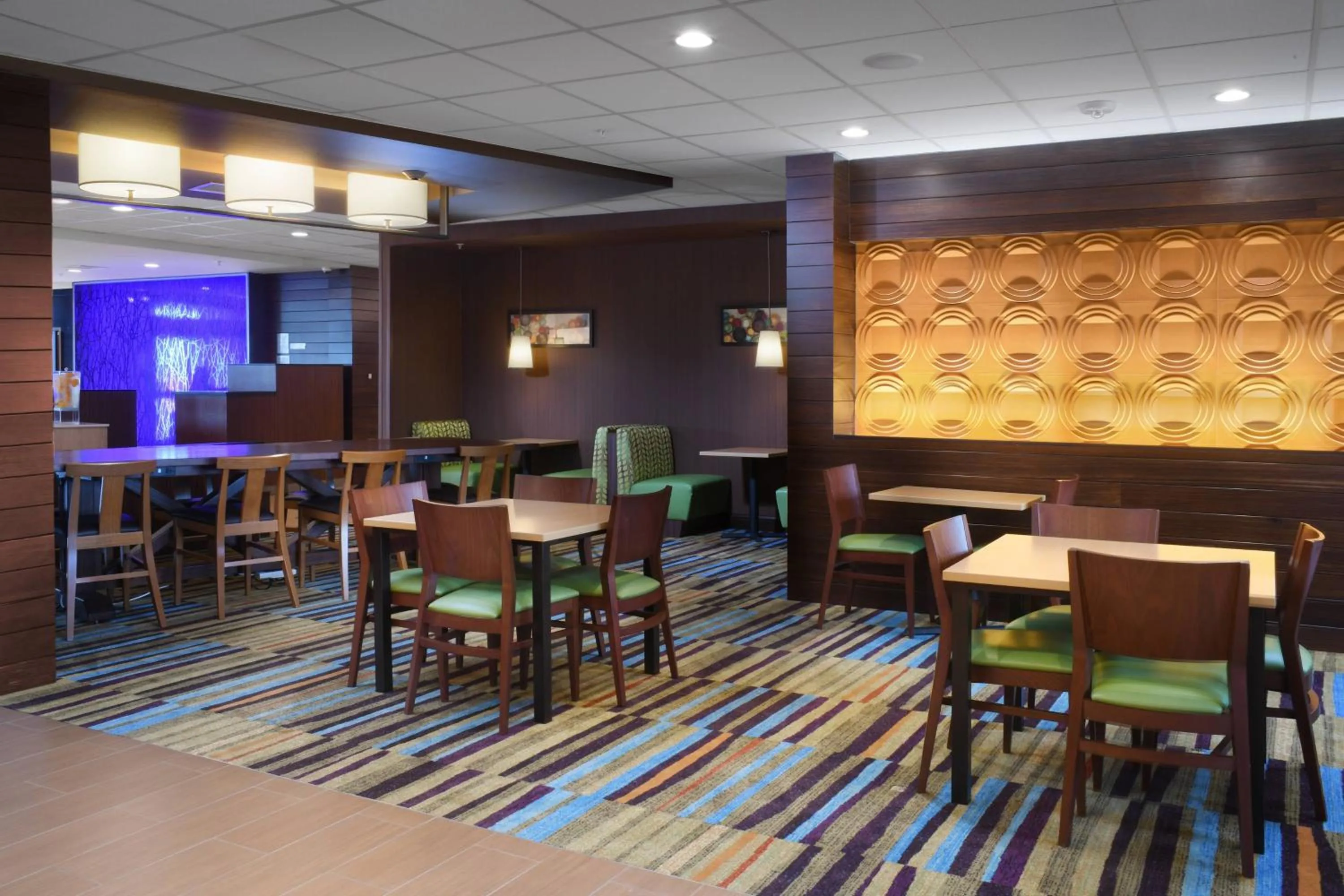 Breakfast in Fairfield Inn & Suites by Marriott Fort Worth South/Burleson