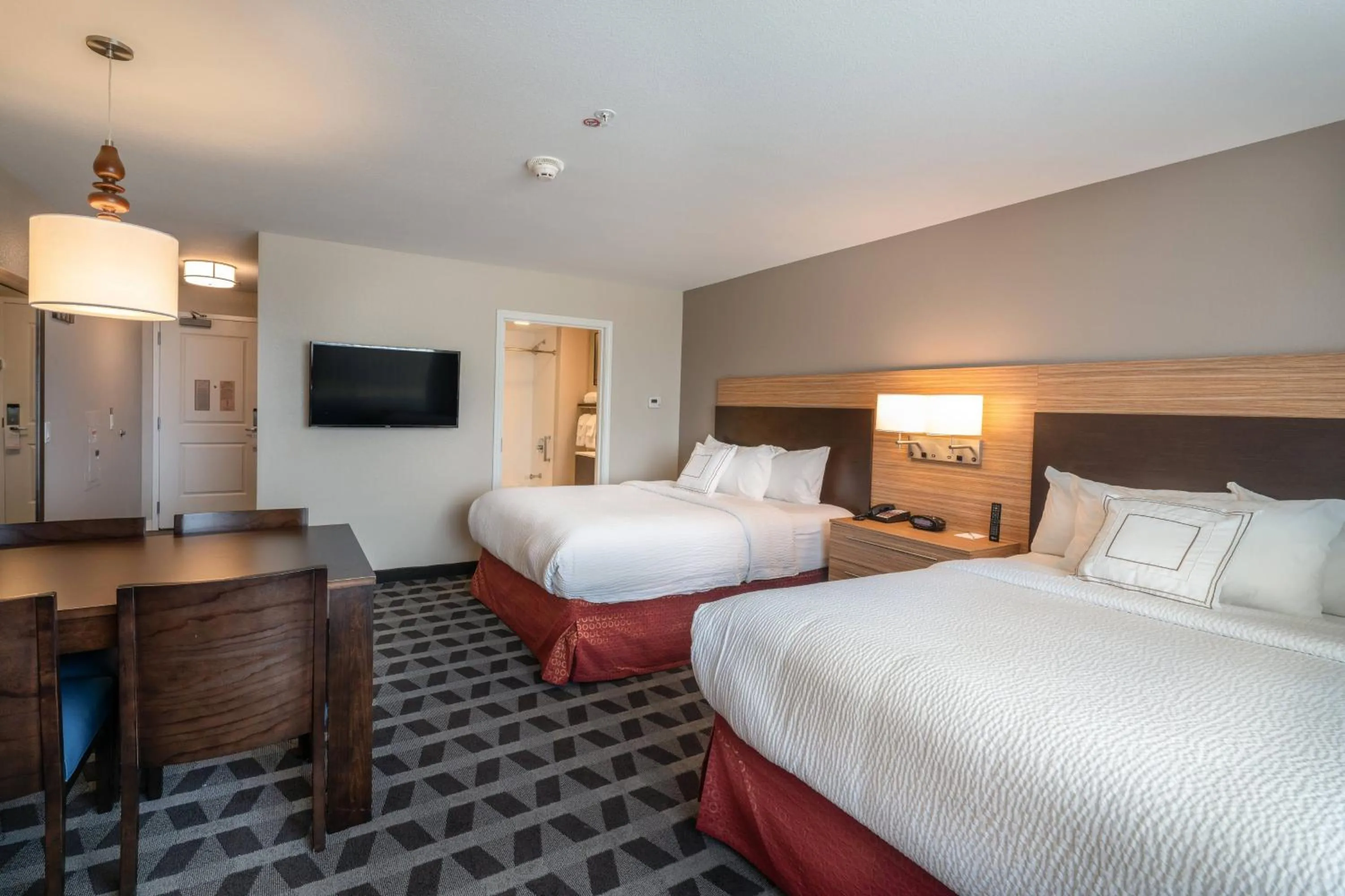Bedroom, Bed in TownePlace Suites by Marriott Milwaukee Oak Creek