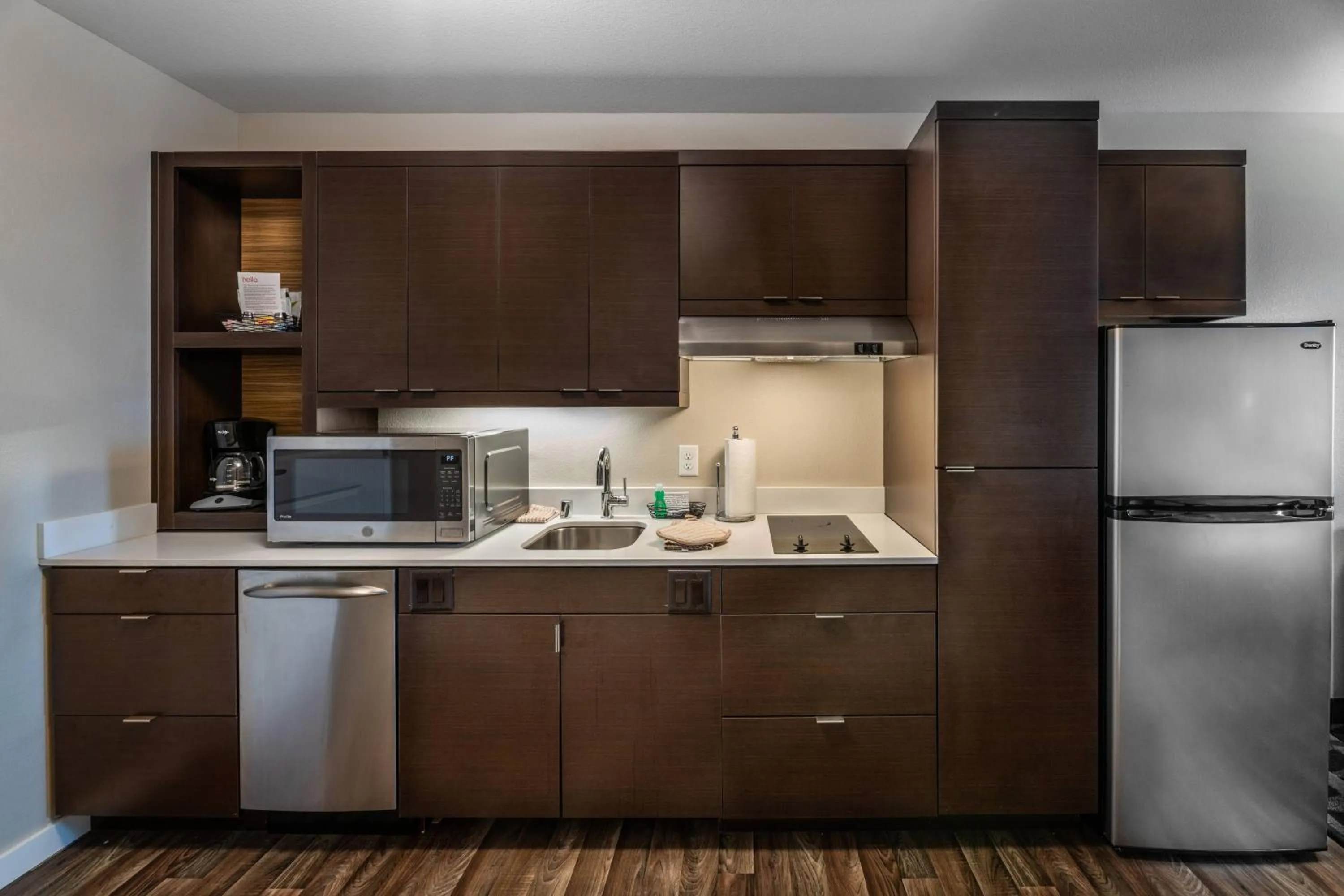 Kitchen or kitchenette in TownePlace Suites by Marriott Milwaukee Oak Creek