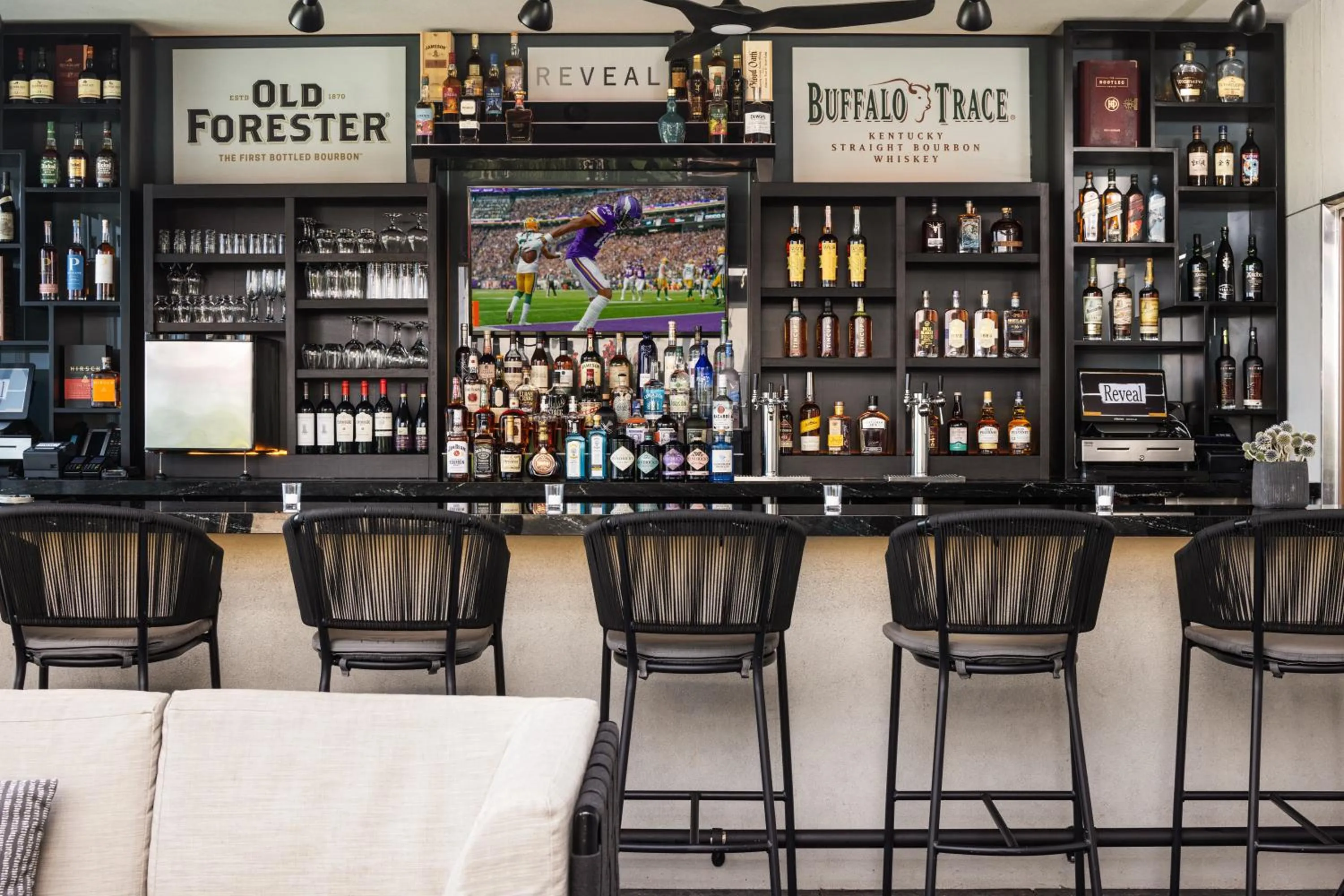 Lounge or bar in AC Hotel by Marriott Minneapolis West End