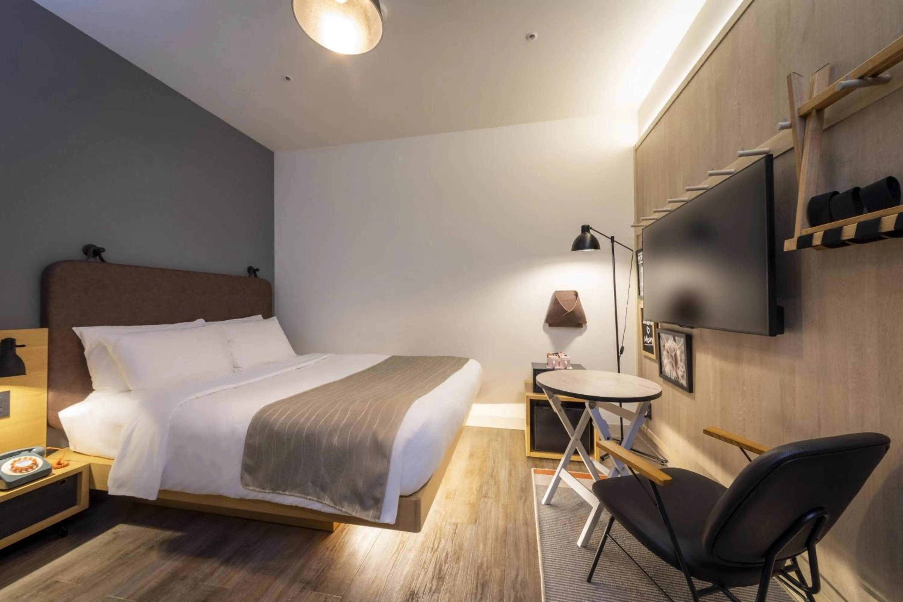 Photo of the whole room, Bed in MOXY Osaka Honmachi