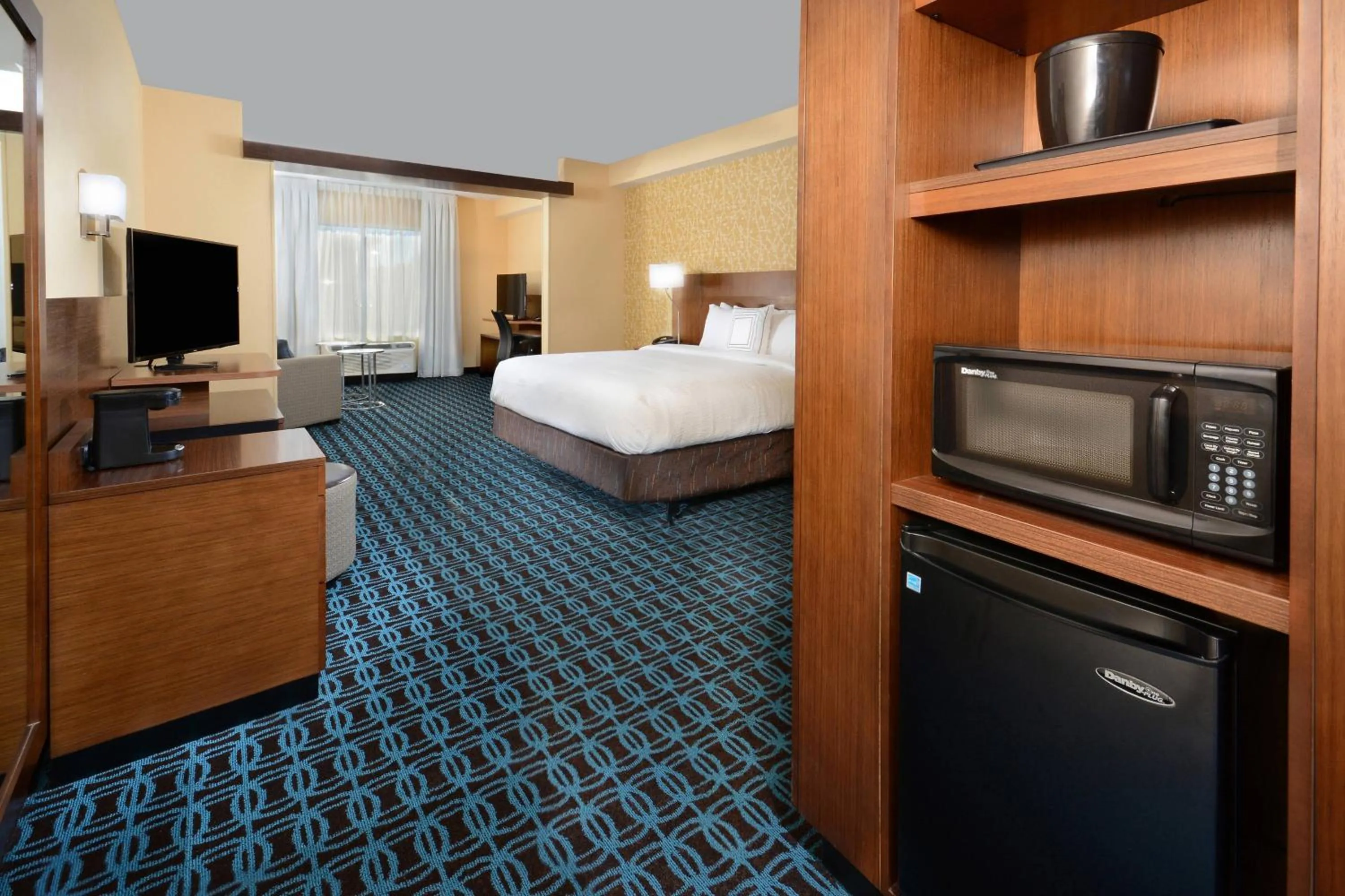 Photo of the whole room, Bed in Fairfield Inn & Suites by Marriott Raleigh Capital Blvd./I-540