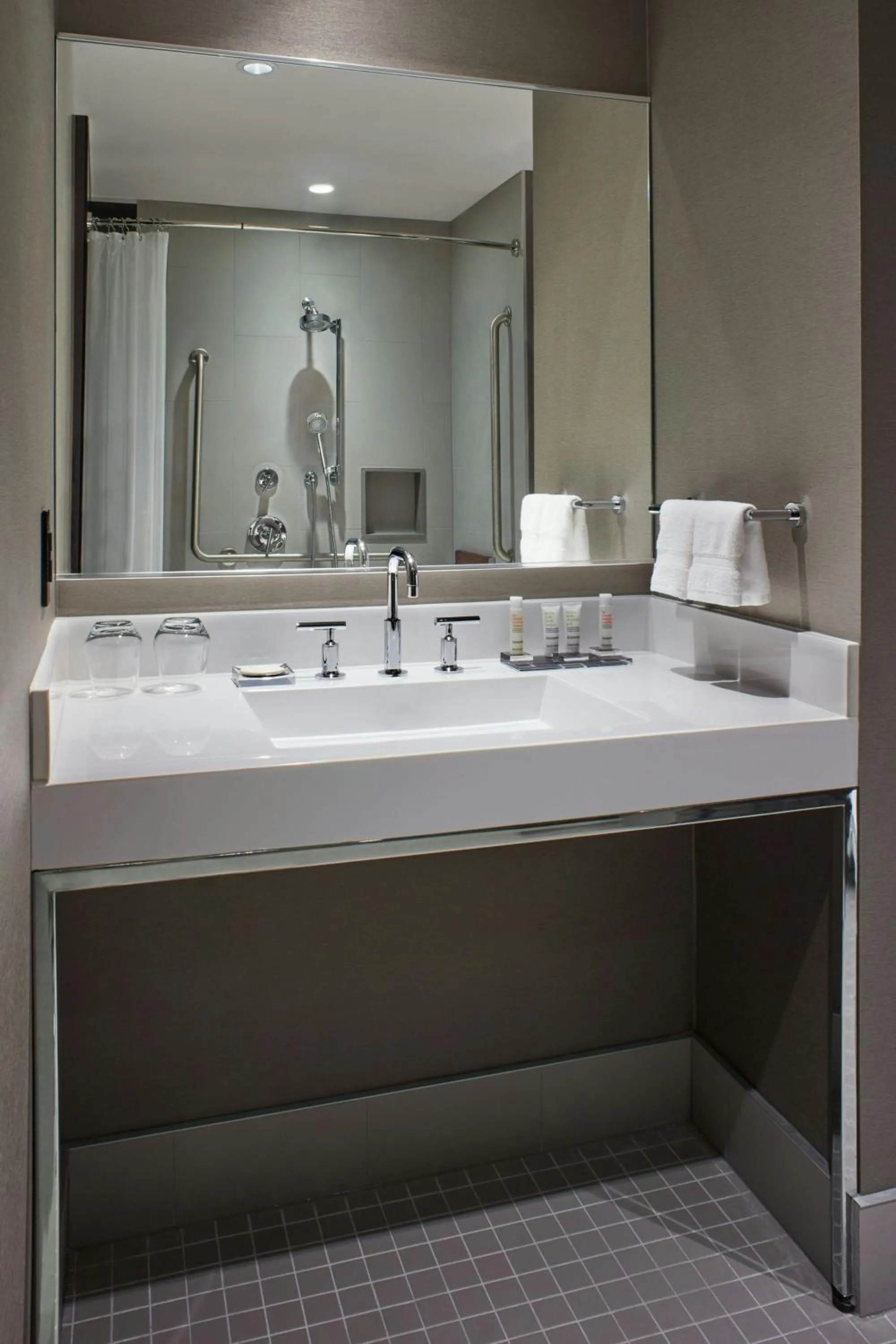 Bathroom in Toronto Marriott Markham